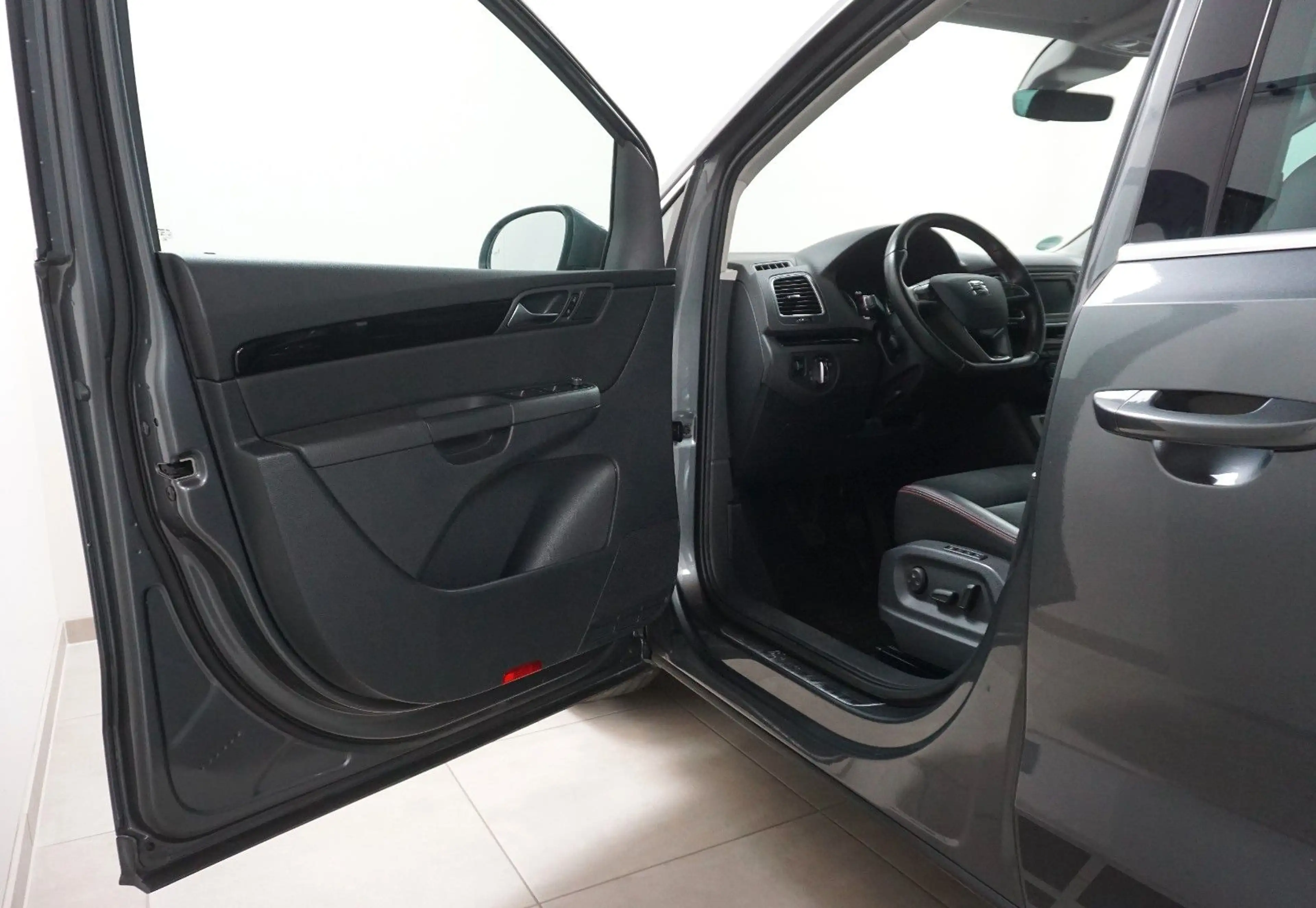 SEAT Alhambra FR-Line AHK KAMERA NAVI 7 SITZE STANDHZ — photo 10