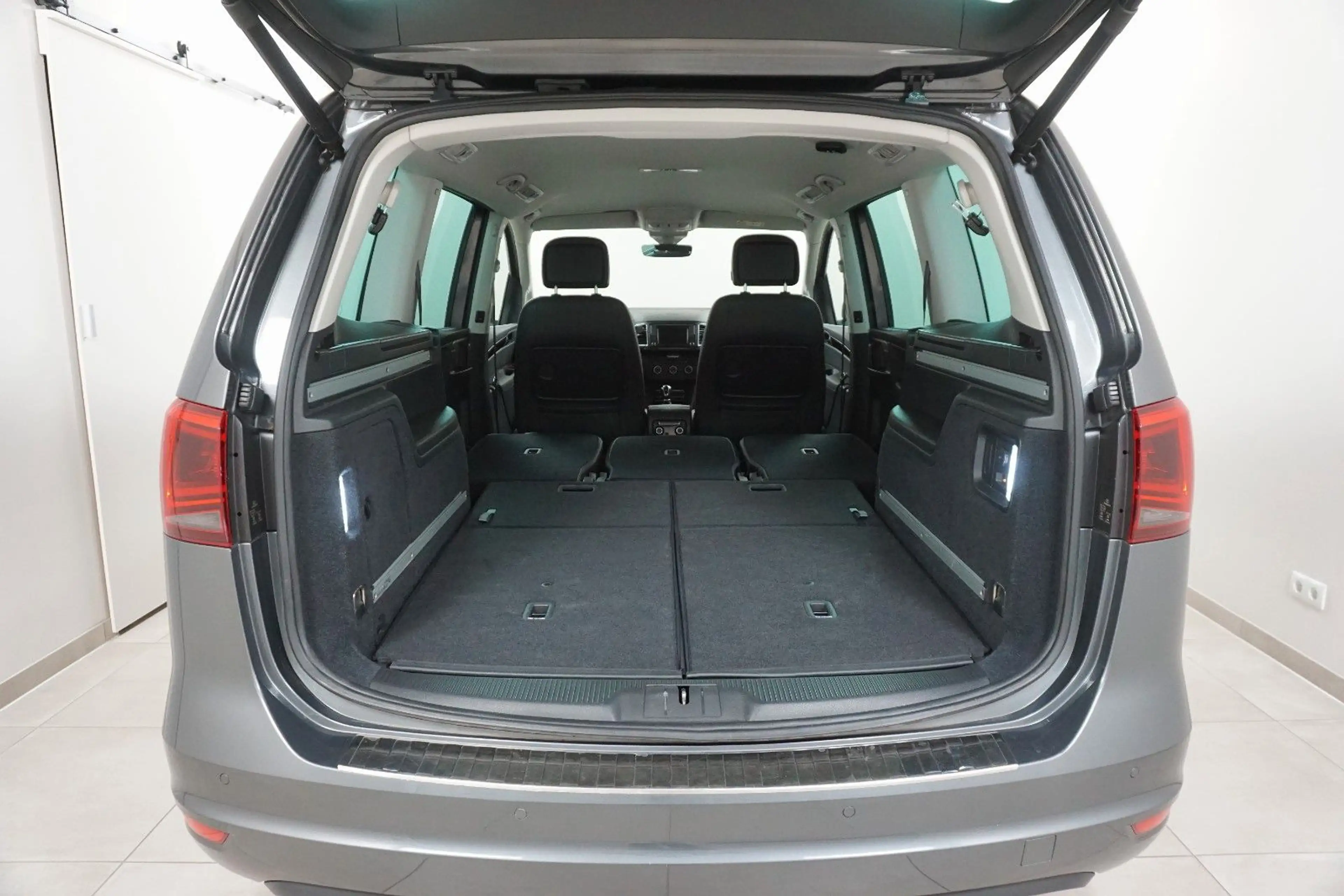 SEAT Alhambra FR-Line AHK KAMERA NAVI 7 SITZE STANDHZ — photo 33