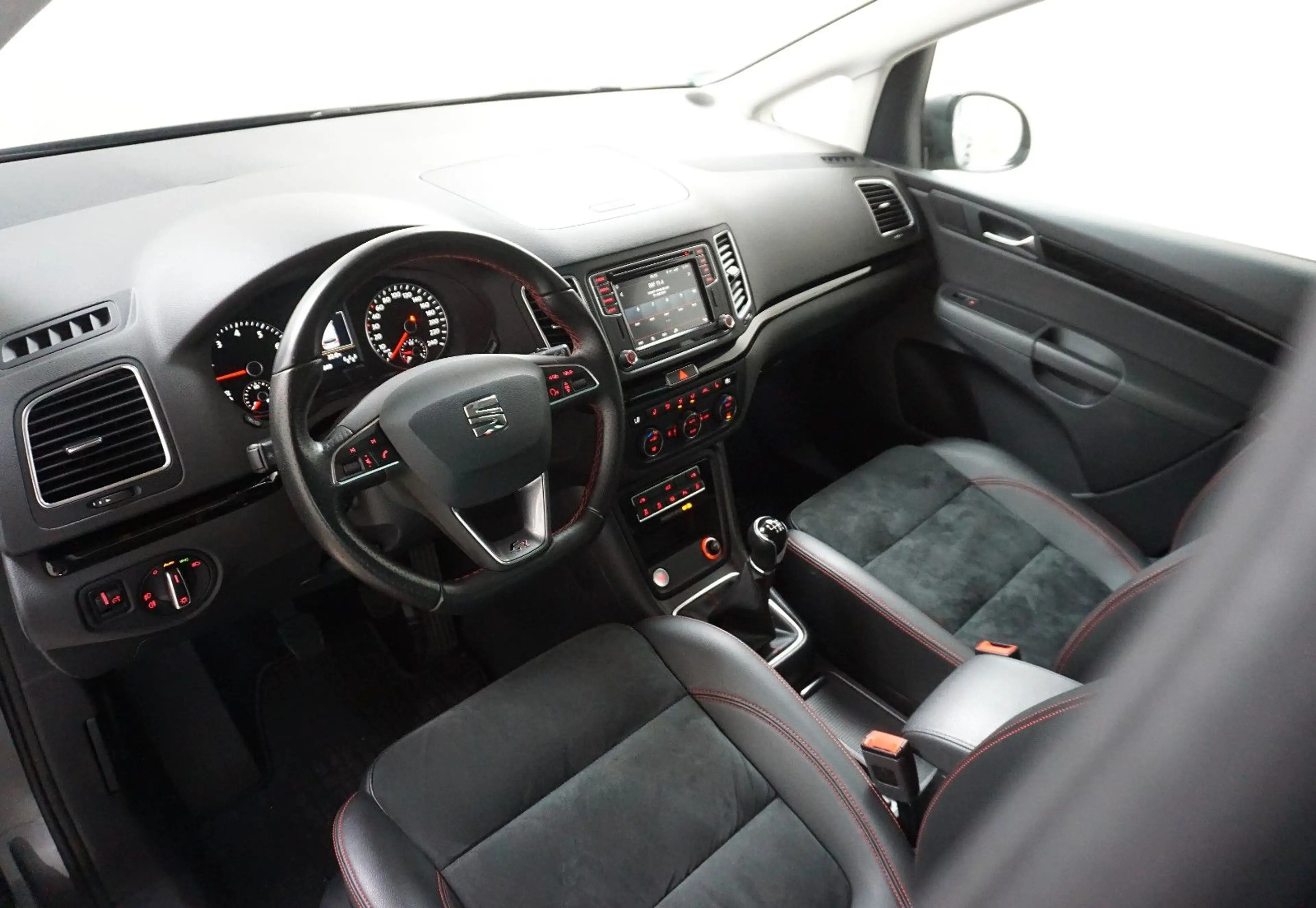 SEAT Alhambra FR-Line AHK KAMERA NAVI 7 SITZE STANDHZ — photo 11