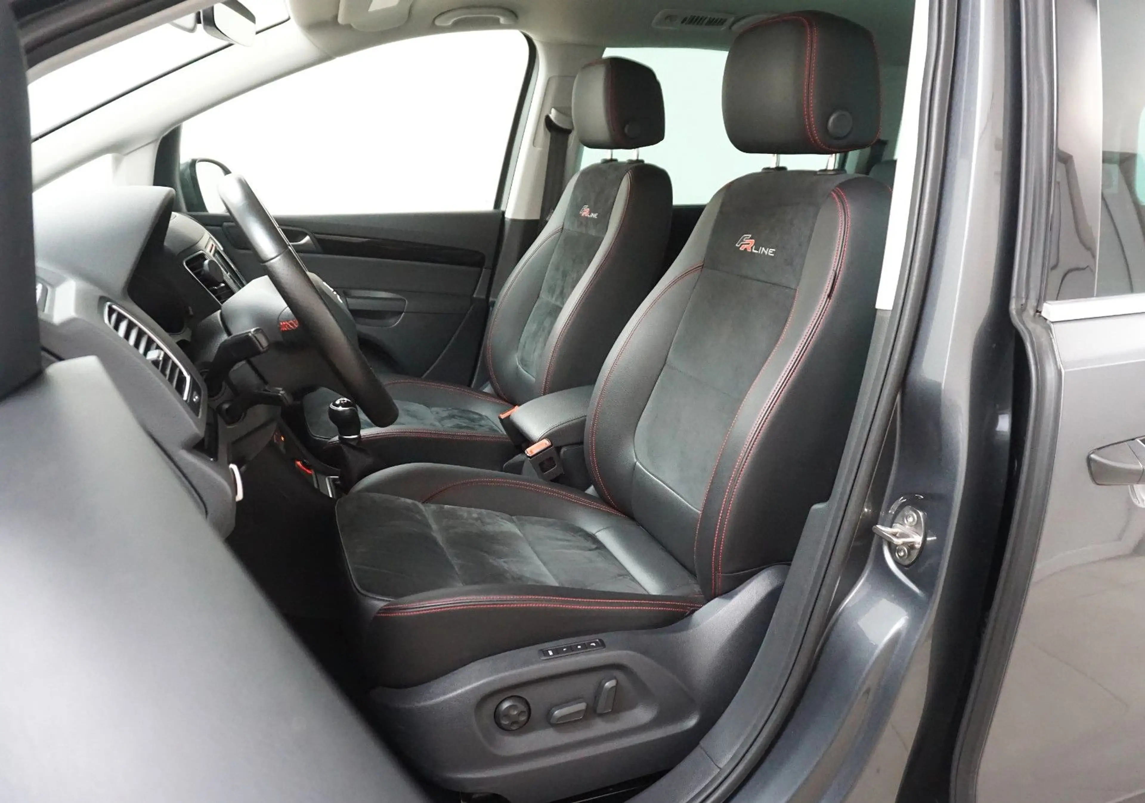 SEAT Alhambra FR-Line AHK KAMERA NAVI 7 SITZE STANDHZ — photo 24