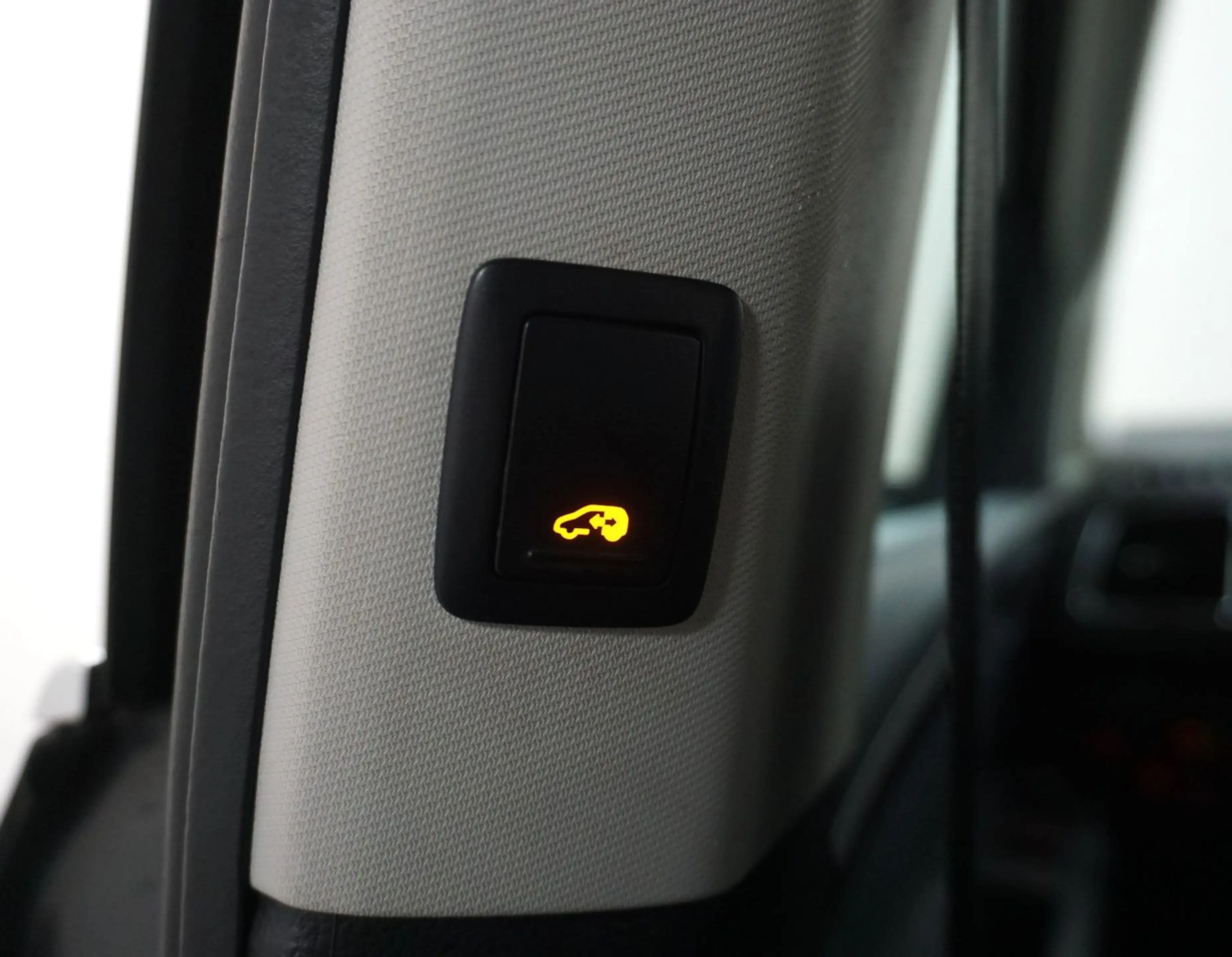 SEAT Alhambra FR-Line AHK KAMERA NAVI 7 SITZE STANDHZ — photo 28