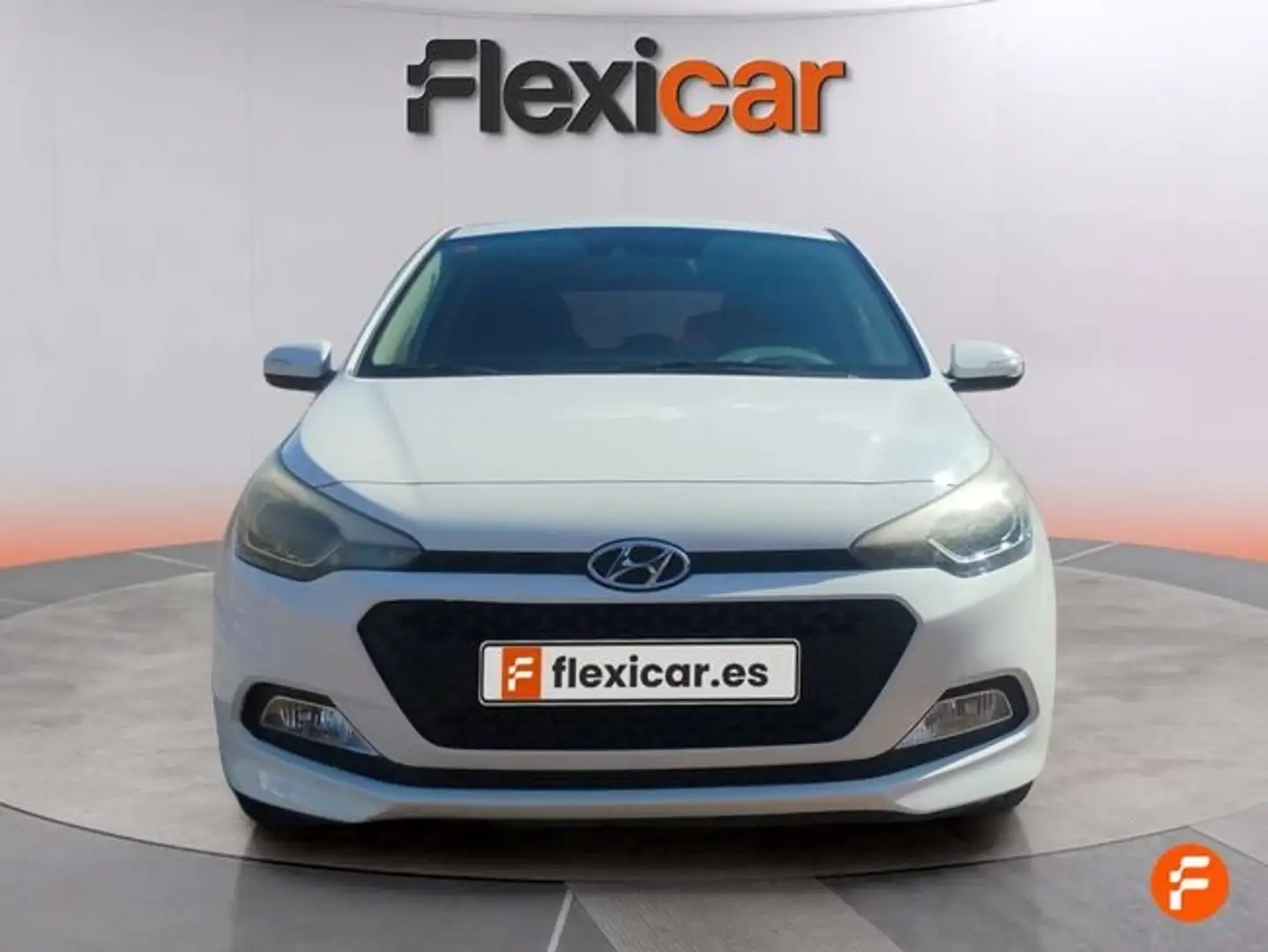 Hyundai i20 1.2 Essence Blanc - 2