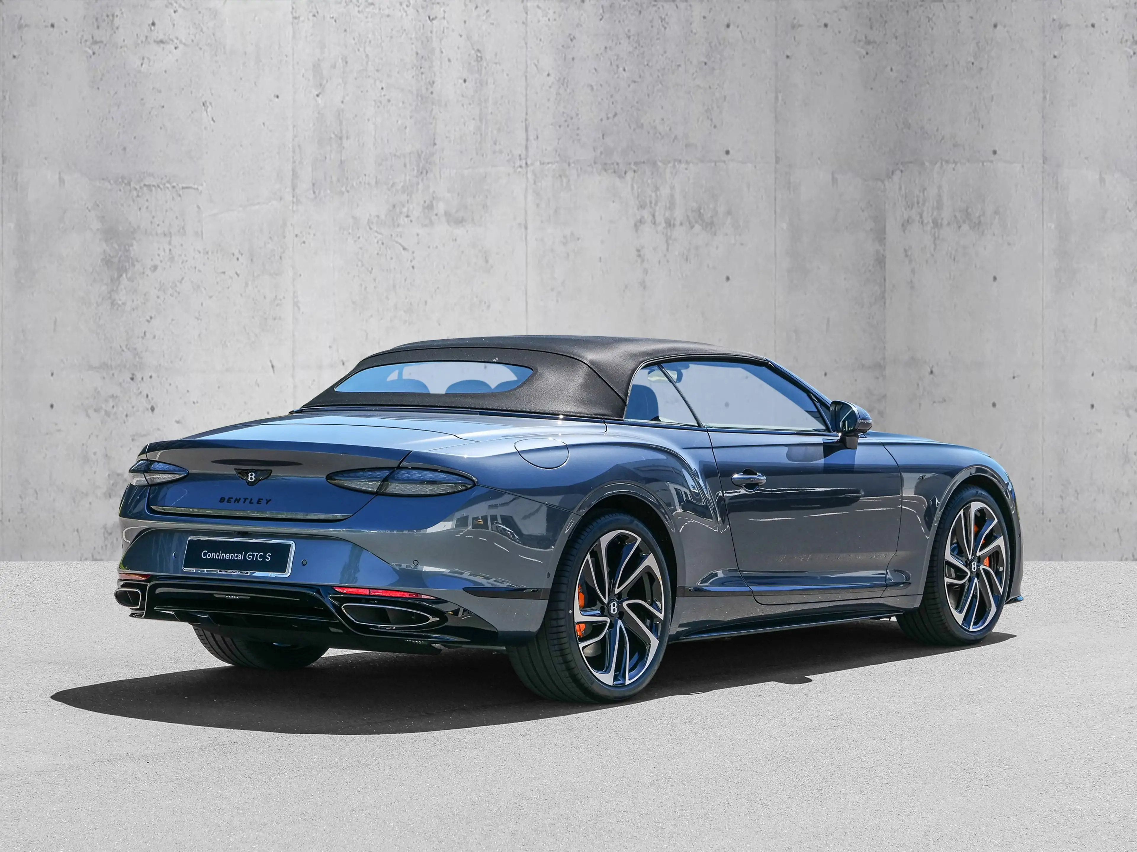 Bentley Continental GTC S Leather Spec, Front Seat Comfort — photo 11
