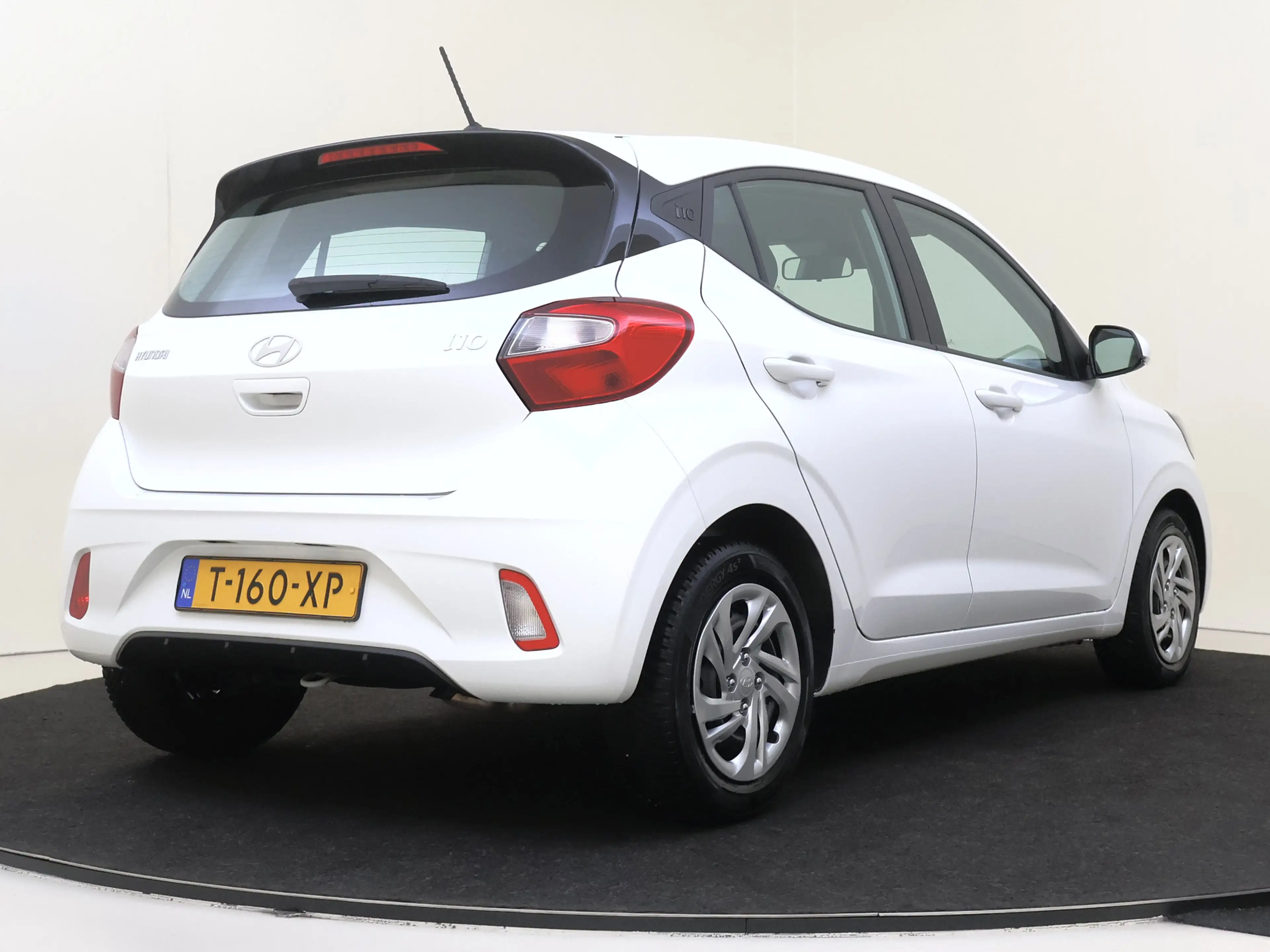 Hyundai i10 1.0 Comfort — photo 11