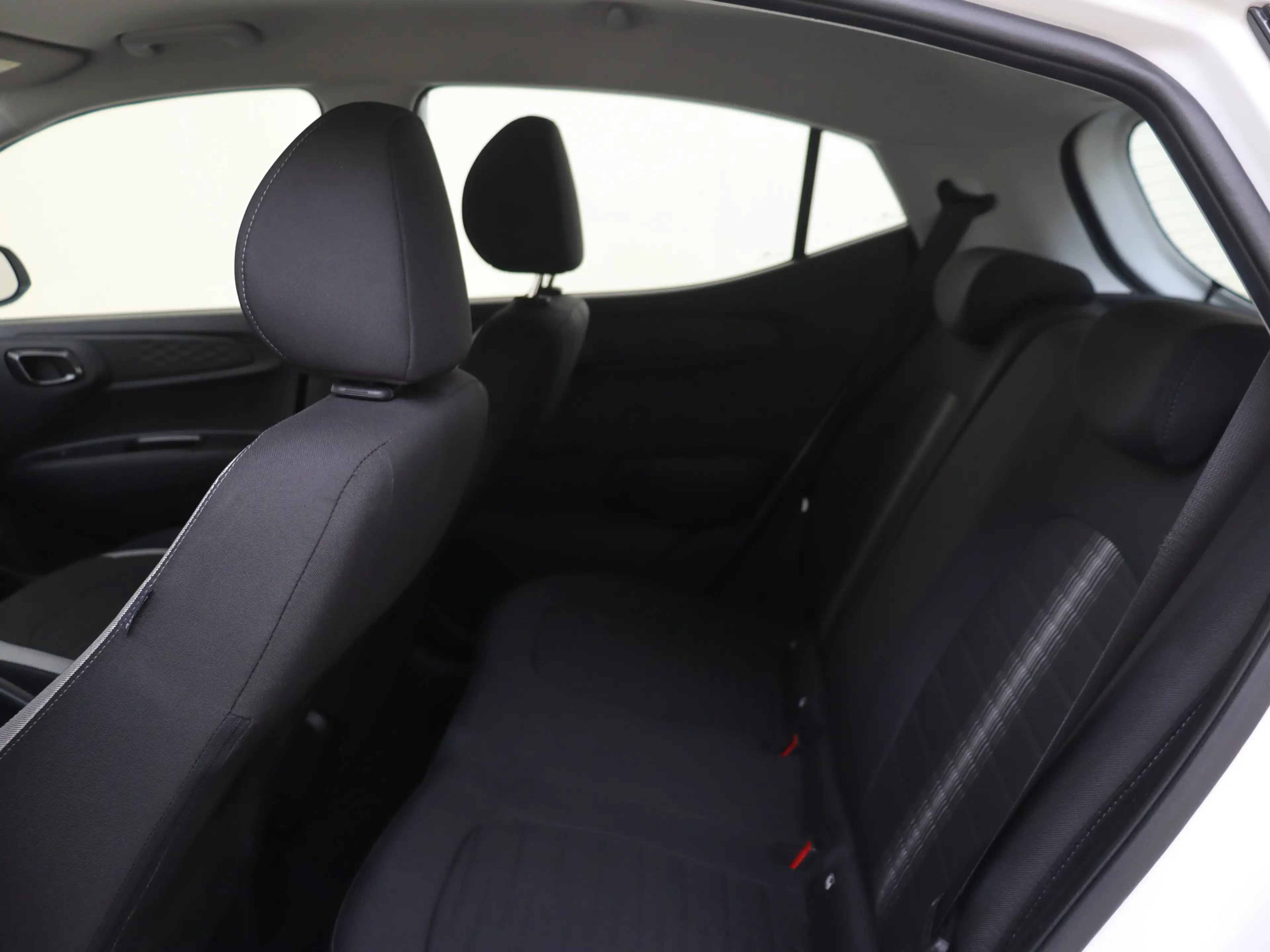 Hyundai i10 1.0 Comfort — photo 12