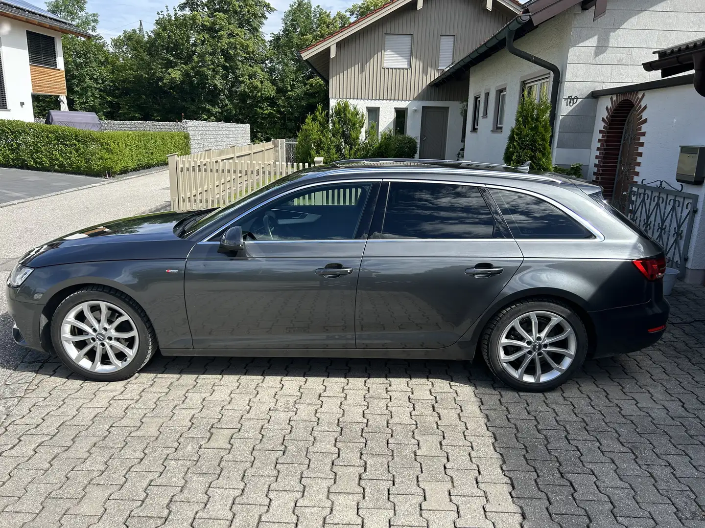 Audi A4 sport Grau - 1