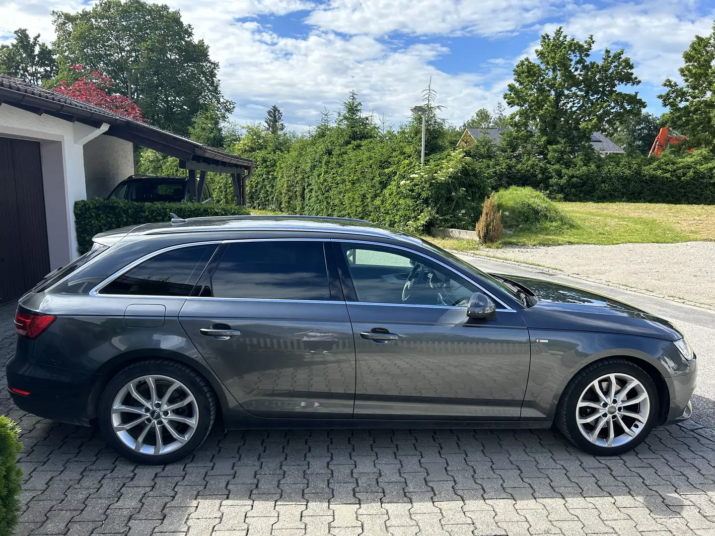 Audi A4 sport Grau - 2
