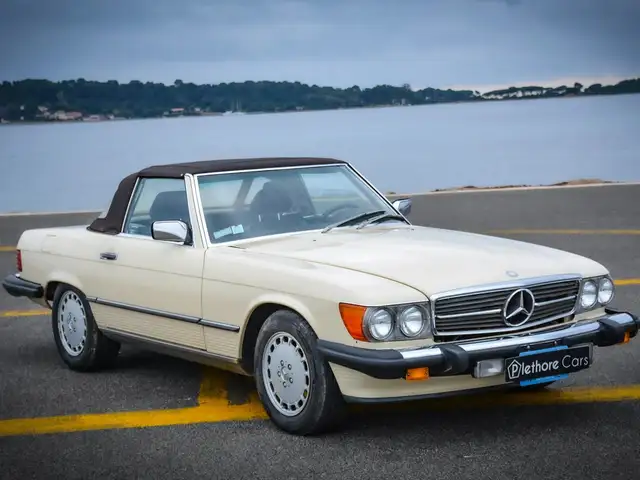 Mercedes-Benz 560 SL