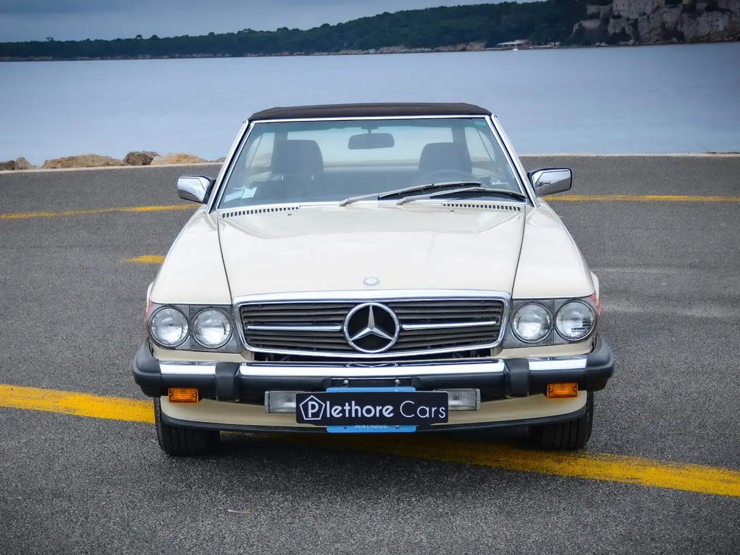 Mercedes-Benz 560 SL Bej - 2