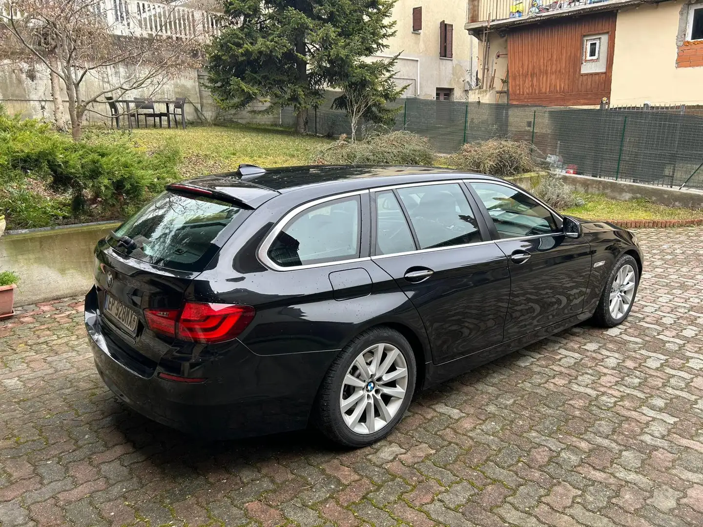 BMW 525 525d Touring Titanium - 1