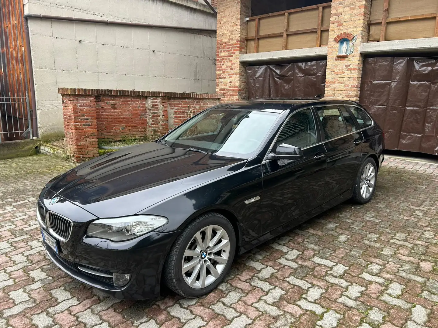 BMW 525 525d Touring Titanium - 2