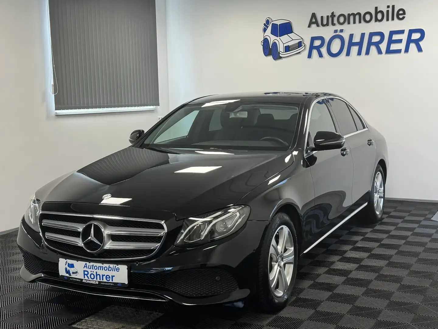 Mercedes-Benz E 200 9G Avantgarde Limousine Business LED AHK Noir - 1