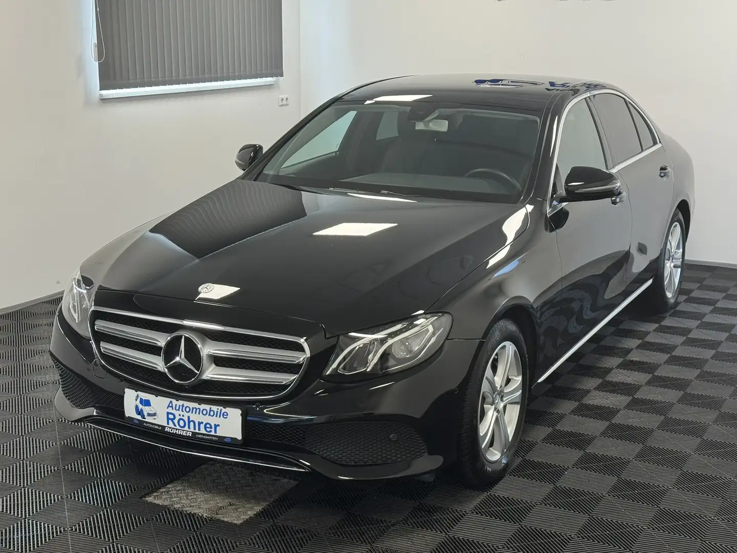 Mercedes-Benz E 200 9G Avantgarde Limousine Business LED AHK Noir - 2