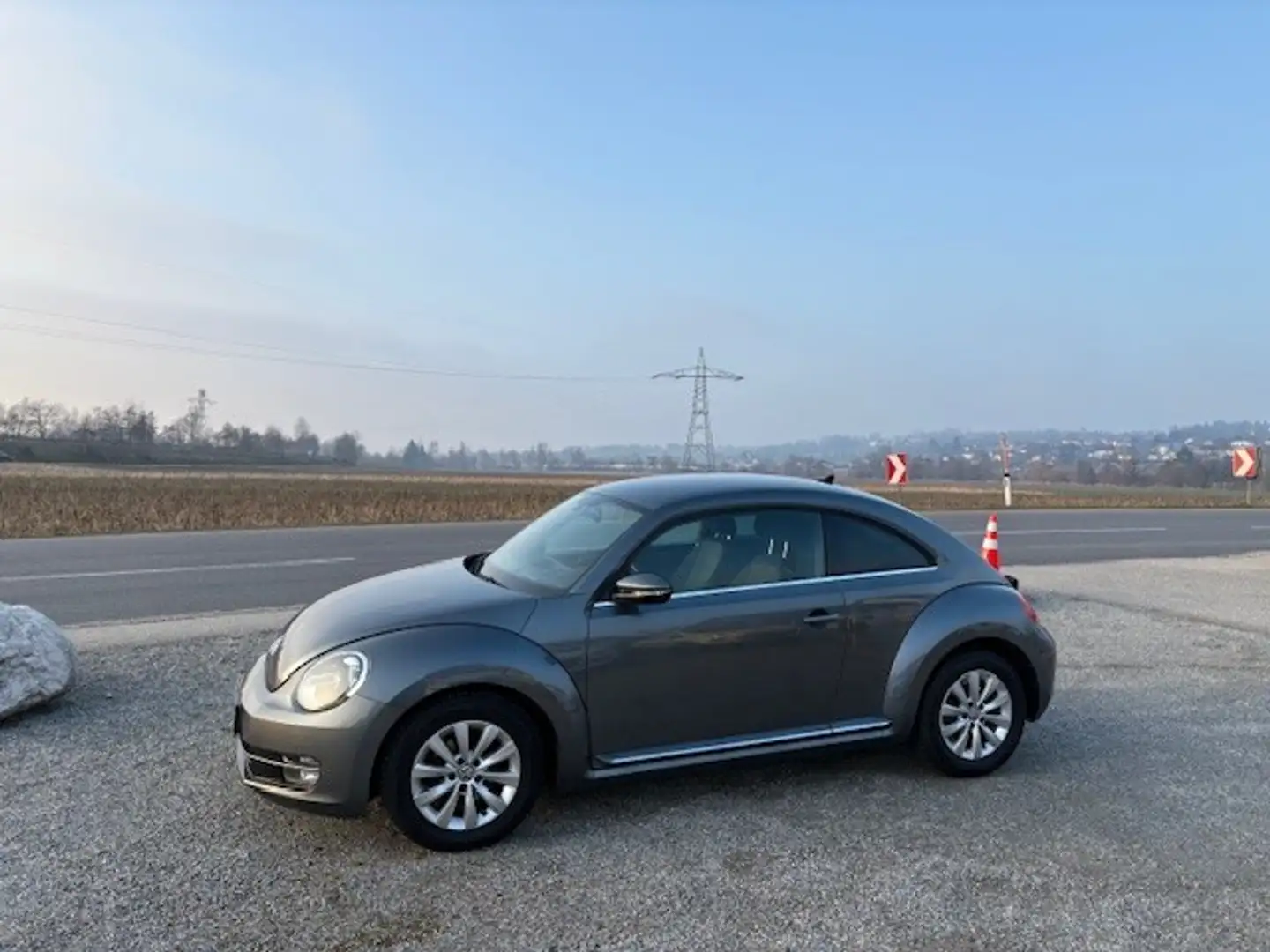 Volkswagen Beetle 1,6 TDI Design Grau - 2
