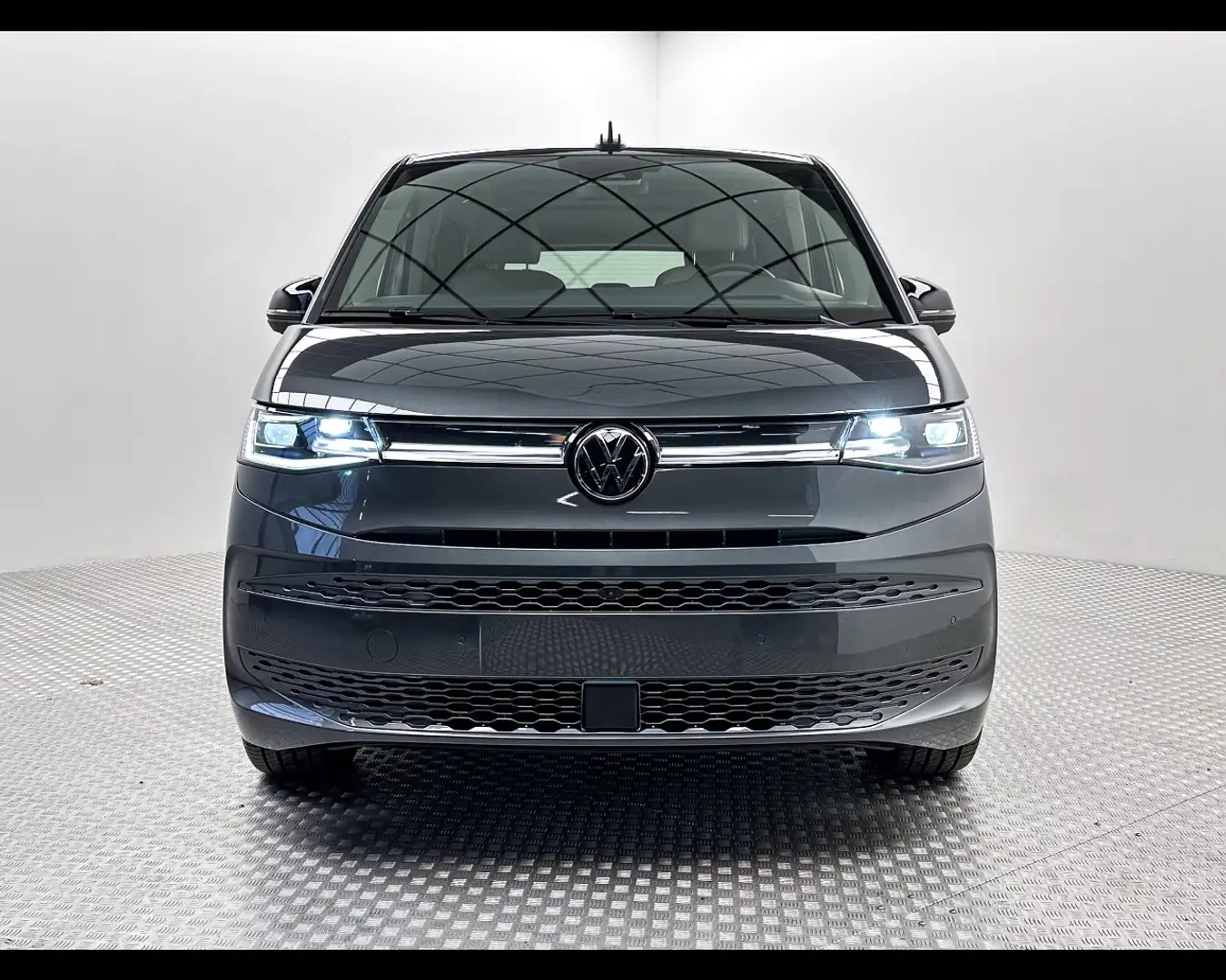 Volkswagen T7 Multivan Multivan 2.0 TDI 150CV DSG Style Lungo Grigio - 2