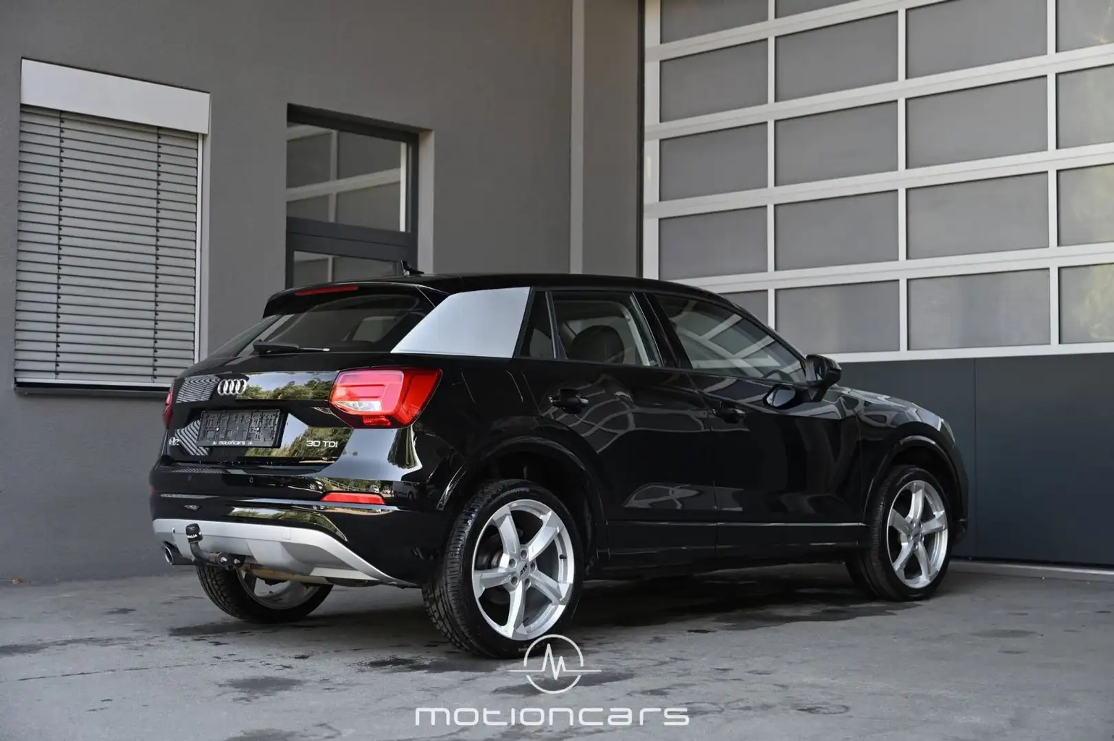 Audi Q2 1.6 TDI 30 TDI sport Pickerl NEU Schwarz - 2