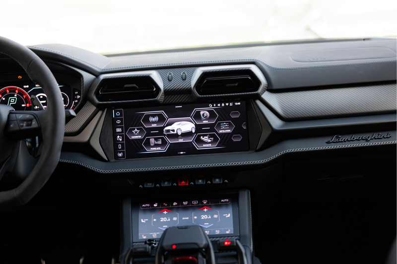 Lamborghini Urus 4.0 V8 Hybrid SE | Verde Hydra Matt | Interior Car — photo 11