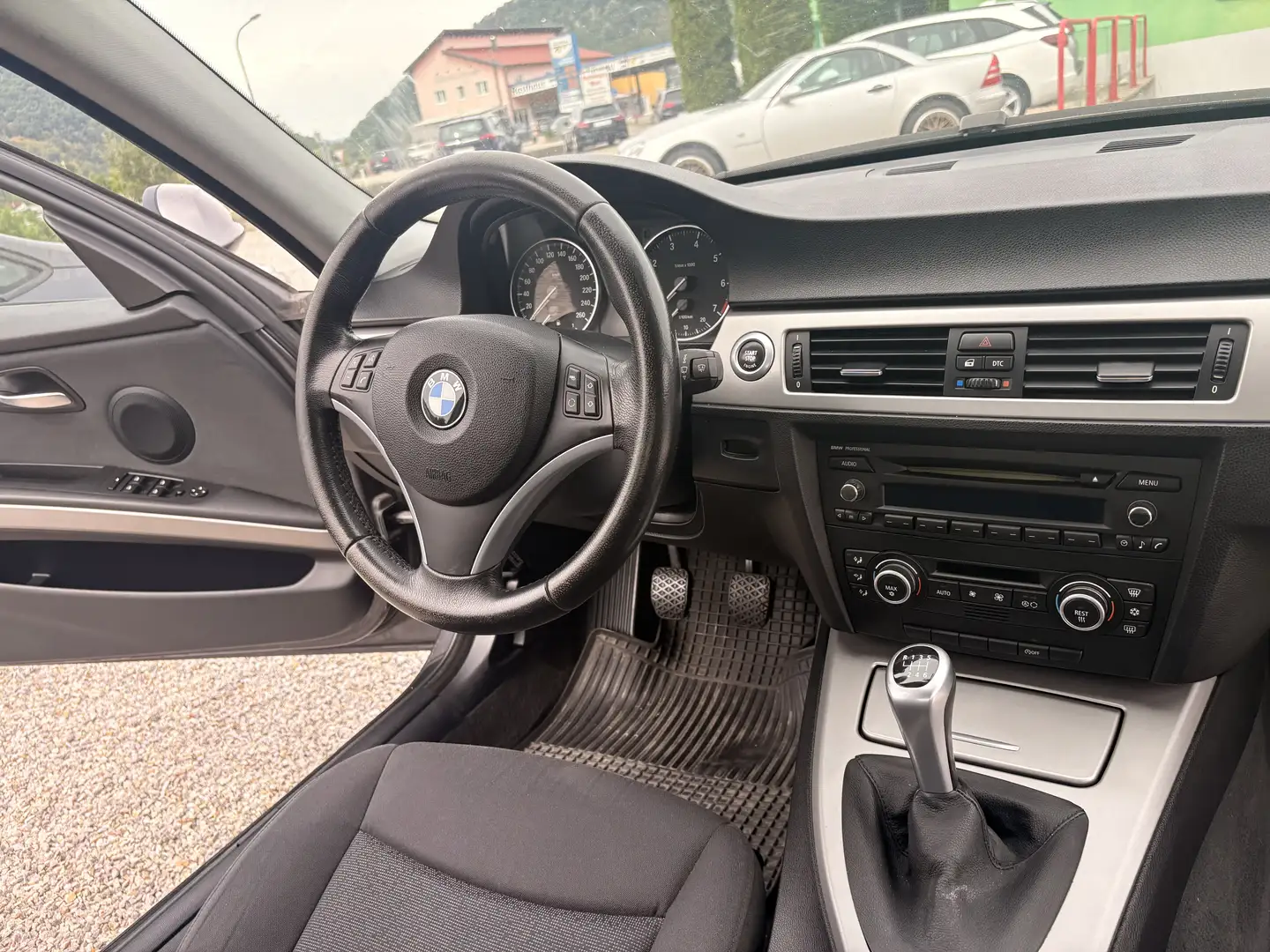 BMW 318 318i - 2