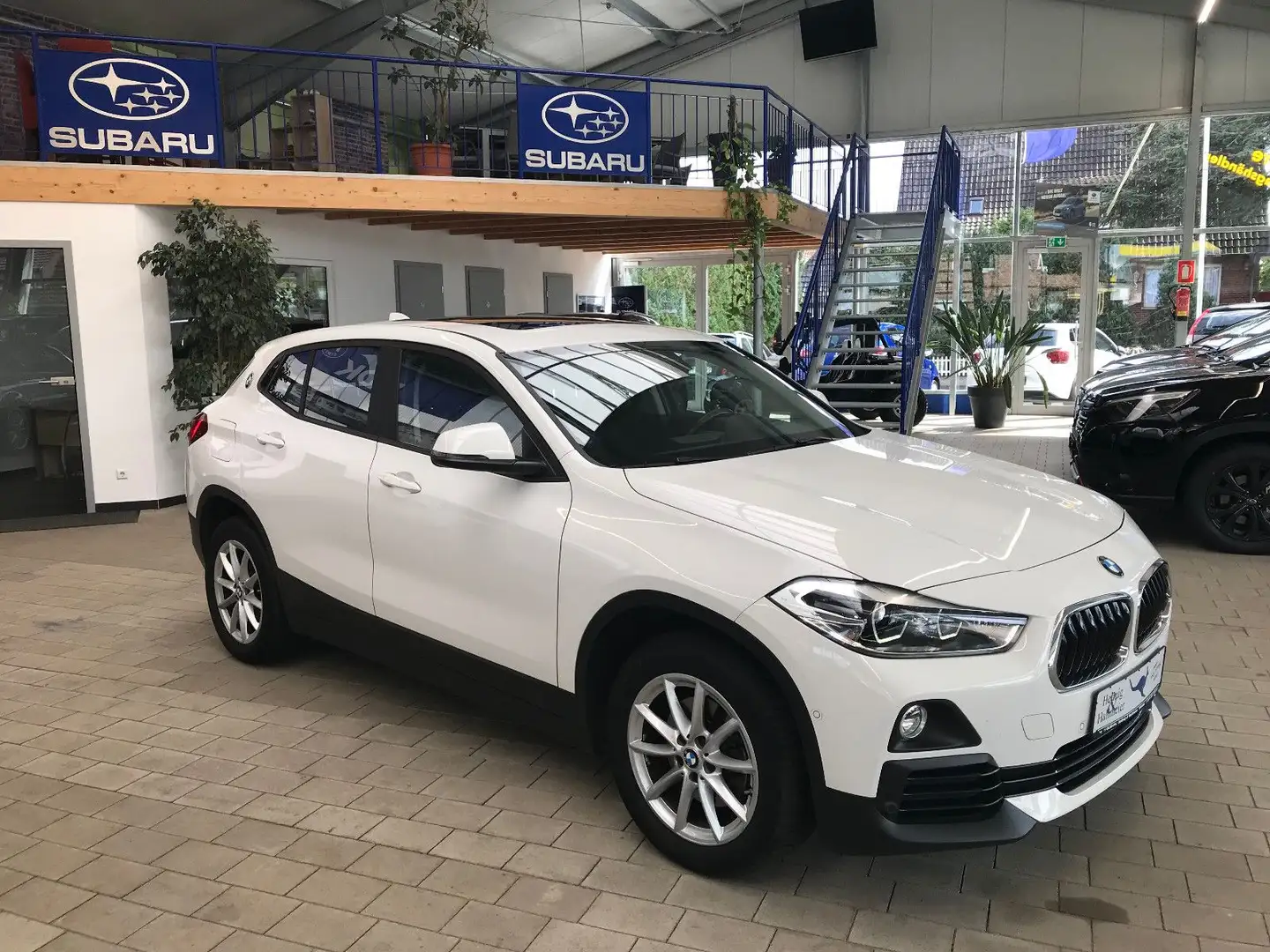 BMW X2 xDrive 18 d Advantage, Rückfahrkamera Weiß - 2