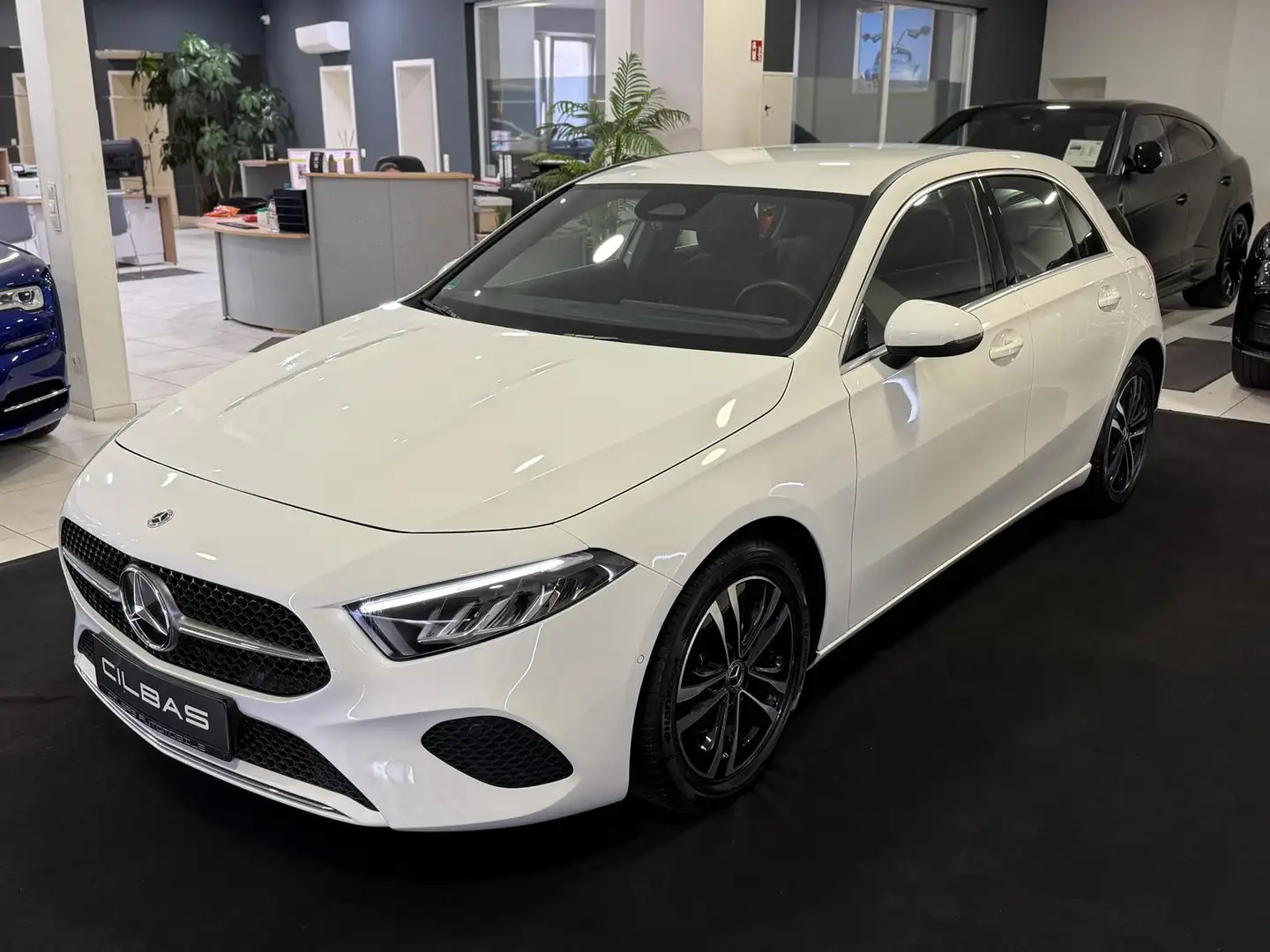 Mercedes-Benz A 180 Progressive Adv.*MBUX*KAMERA*SHZ*LED*DAB* Weiß - 1