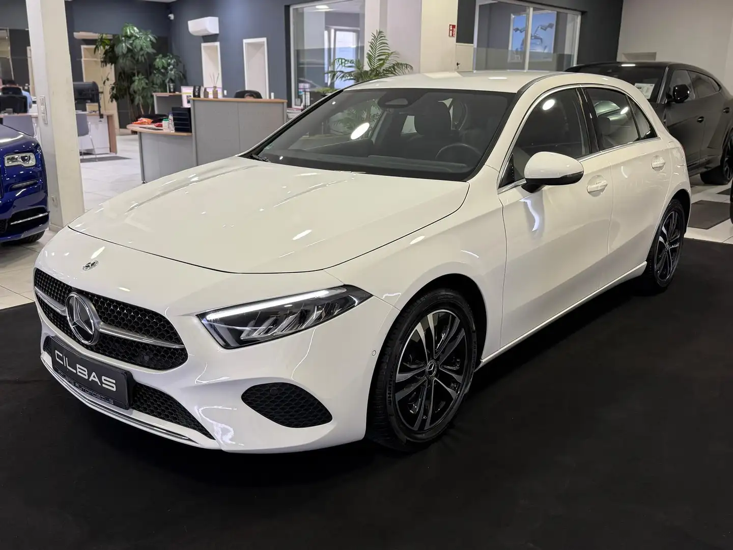 Mercedes-Benz A 180 Progressive Adv.*MBUX*KAMERA*SHZ*LED*DAB* Weiß - 2