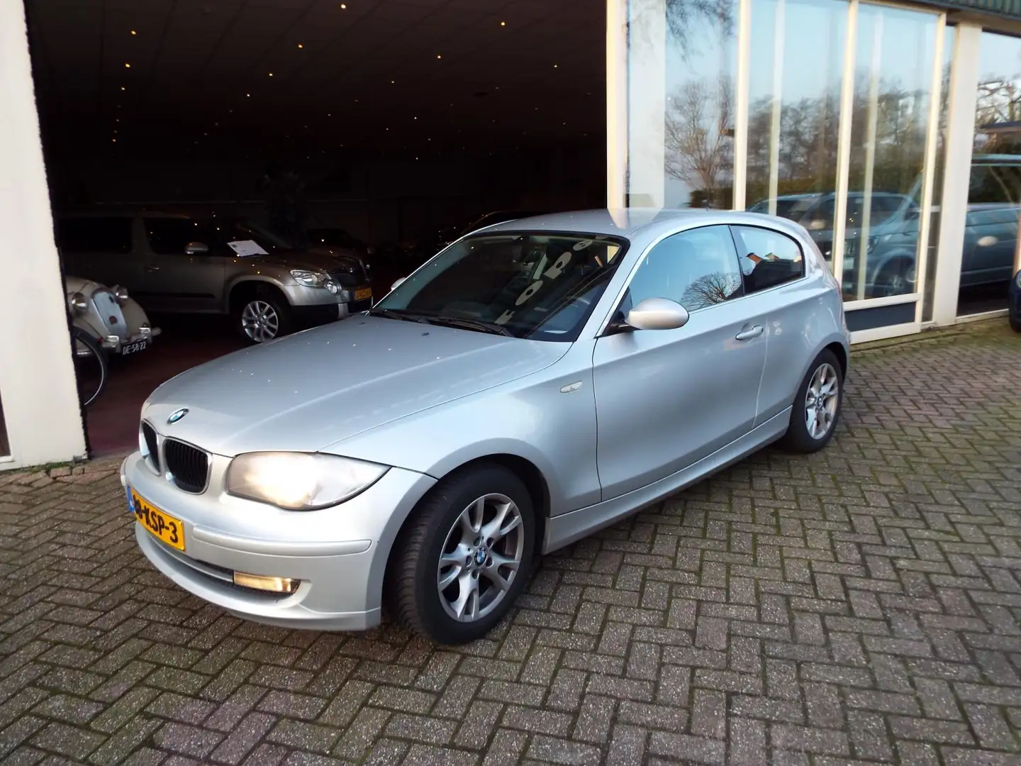 BMW 116 1-serie 116i Corporate NAVI-TREKHAAK-NAP-BOVAG Gris - 2