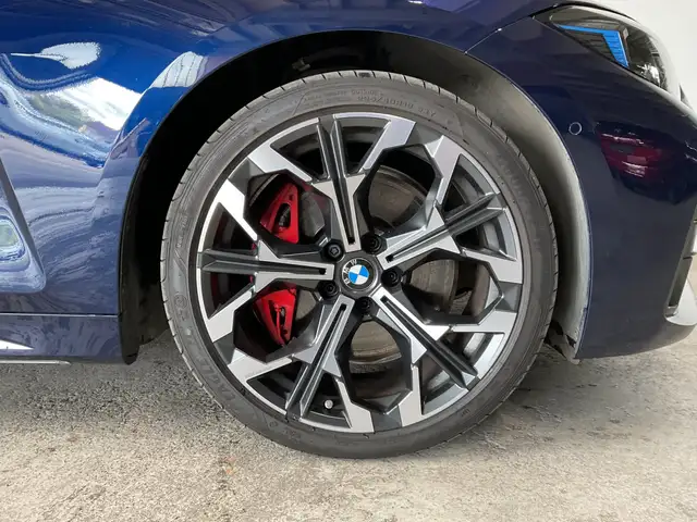 BMW M view 11