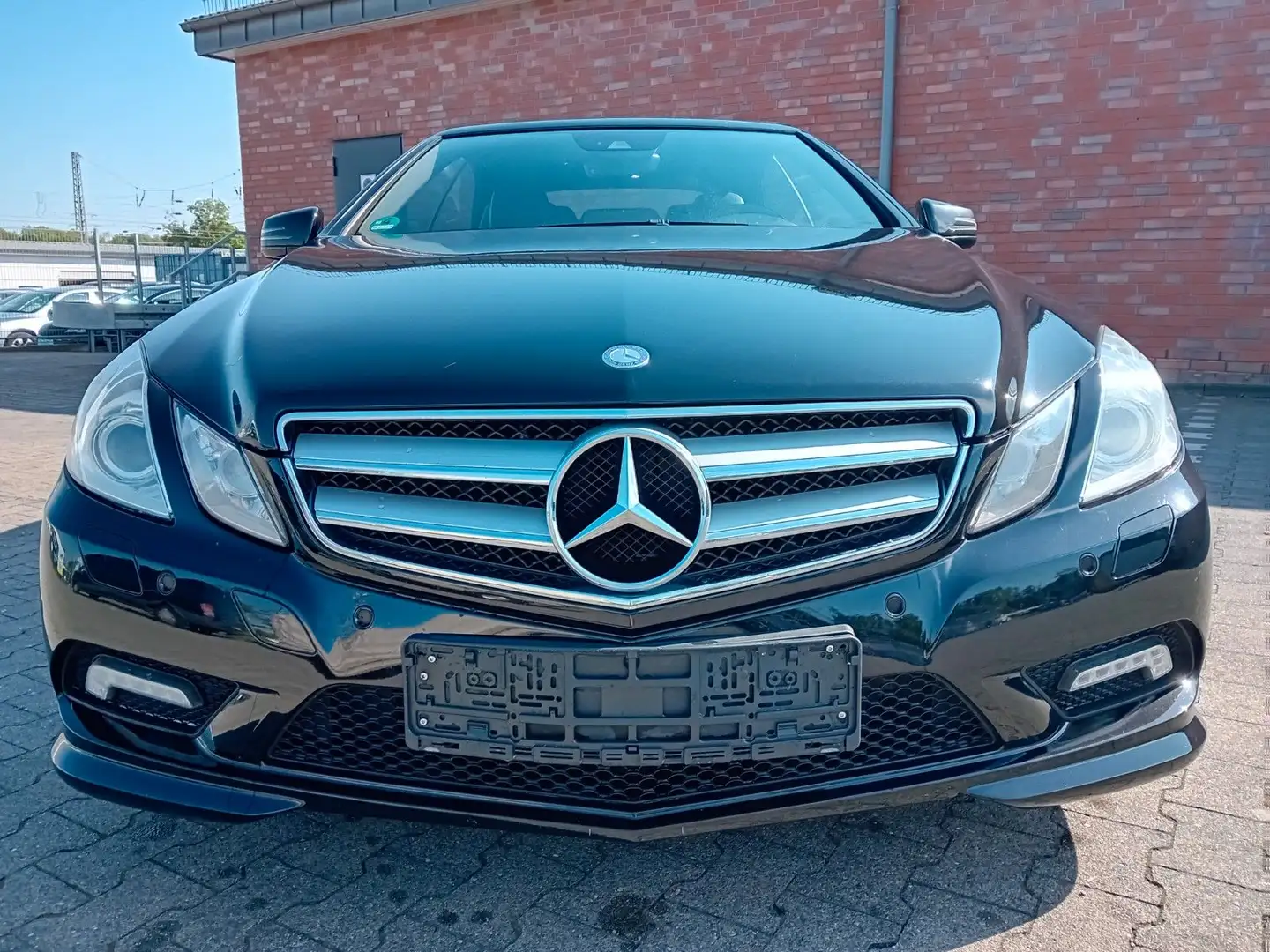 Mercedes-Benz E 200 CGI Klimaautomatik PDC Leder AMG Schwarz - 2