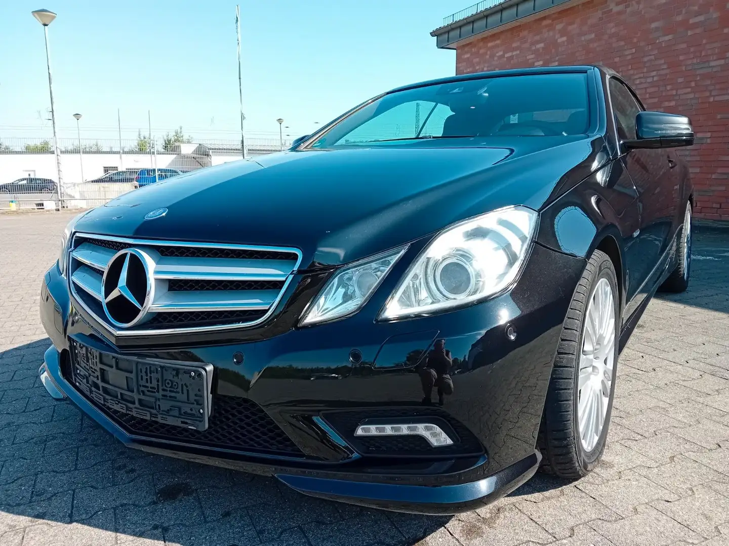 Mercedes-Benz E 200 CGI Klimaautomatik PDC Leder AMG Schwarz - 1