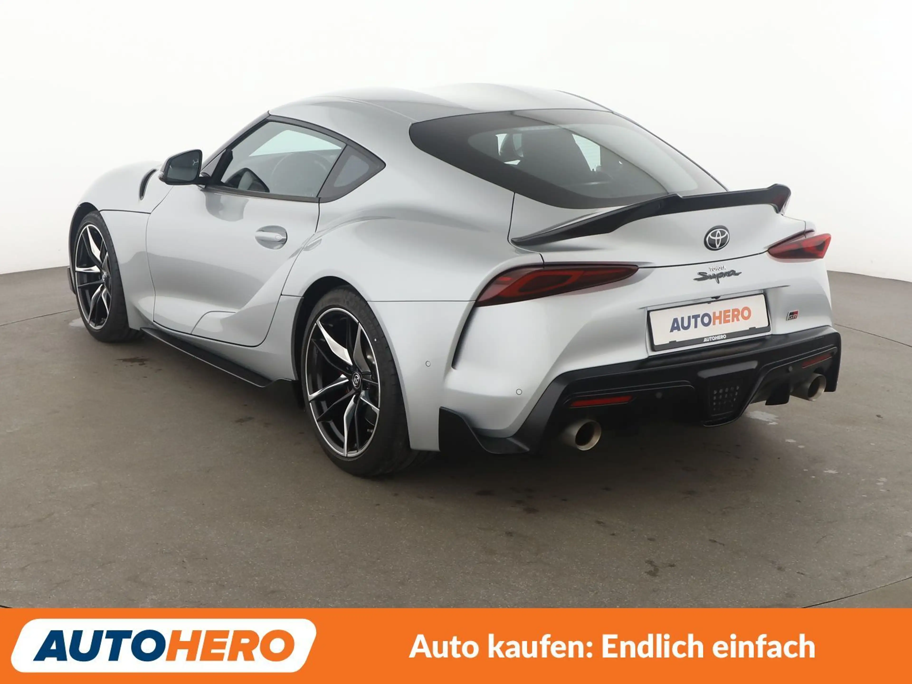 Toyota Supra 3.0 Legend — photo 4