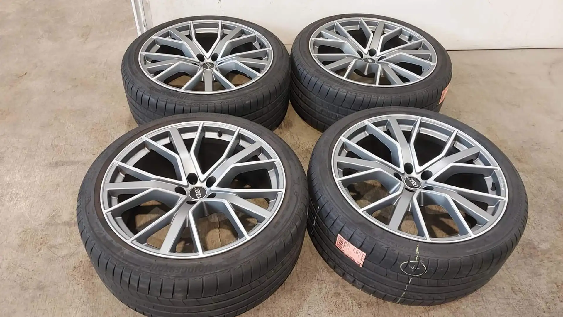 Audi SQ7 TFSI PANO 360° STHZG ACC HuD RAUTE 7-SITZE Noir - 2