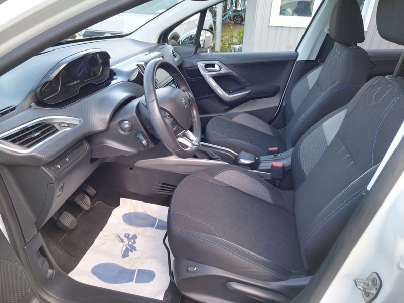 Peugeot 2008 Style+TÜV/NEU+GARANTIE+PANO+SHZ+CAM+PDC — photo 14