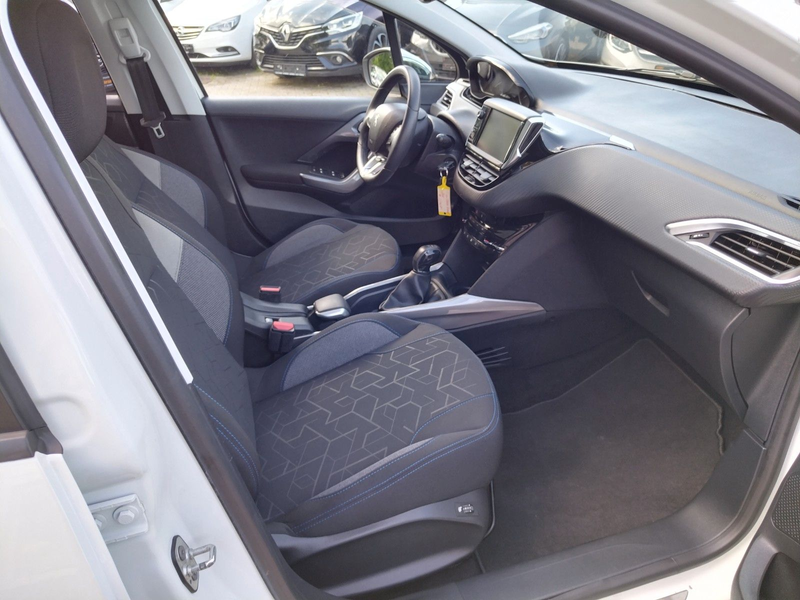 Peugeot 2008 Style+TÜV/NEU+GARANTIE+PANO+SHZ+CAM+PDC — photo 10