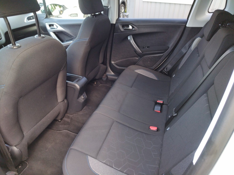 Peugeot 2008 Style+TÜV/NEU+GARANTIE+PANO+SHZ+CAM+PDC — photo 12