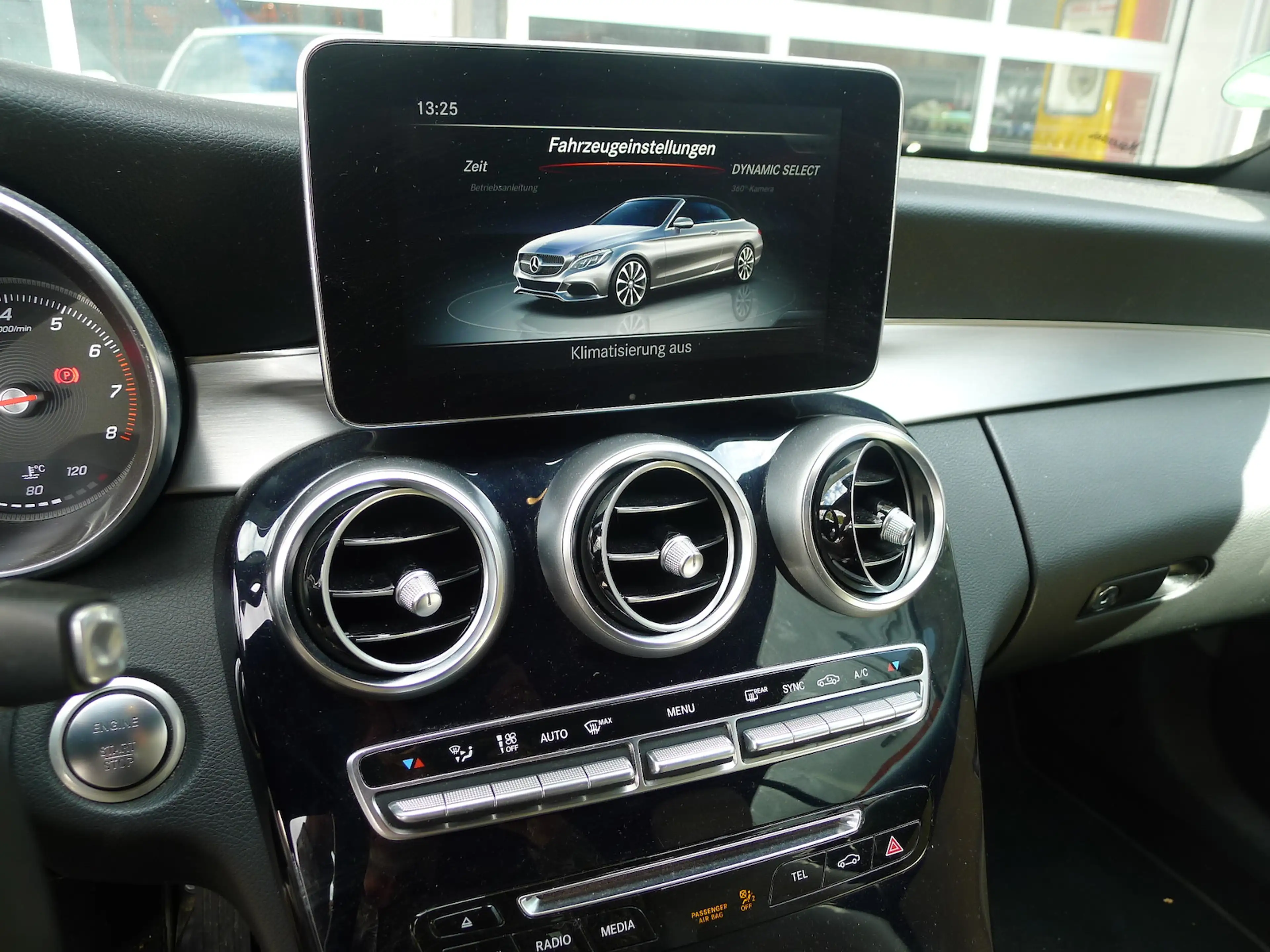 Mercedes-Benz C 200 4MATIC Cabriolet Vollausstattung — photo 4