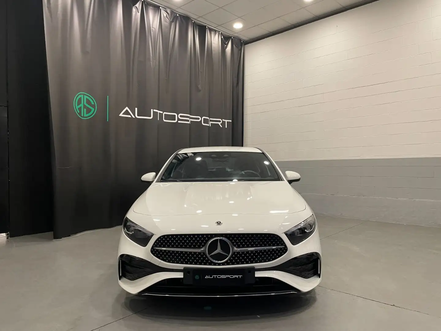 Mercedes-Benz A 200 A 200 Automatic Premium Plus AMG Line Bianco - 2