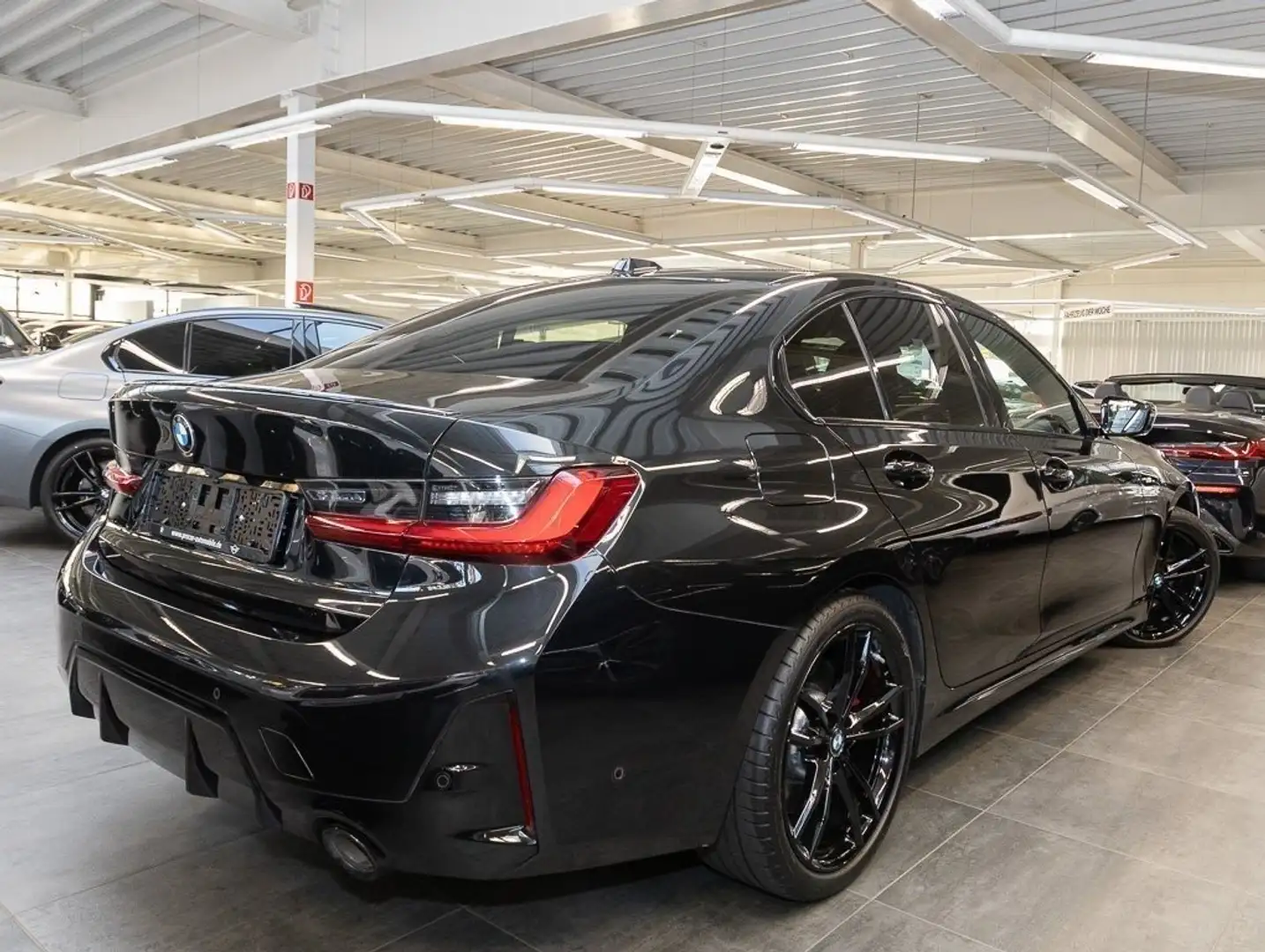 BMW 330 i Limousine M Sportpaket HK HiFi DAB LED GSD Schwarz - 2