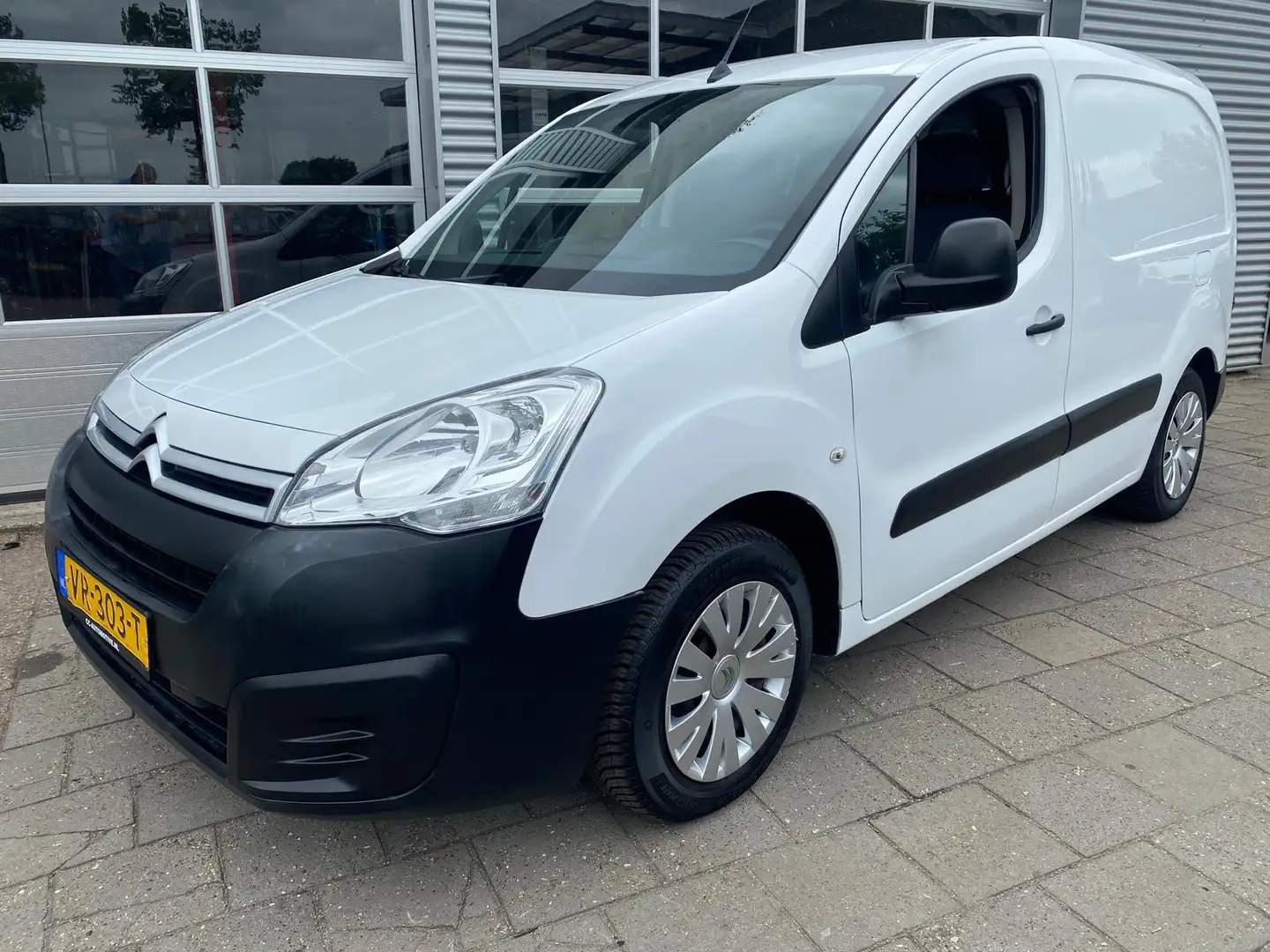 Citroen Berlingo 1.6 BlueHDI 100 Business Economy S&S (AUTOMAAT) Wit - 1