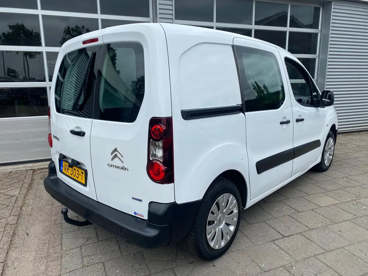 Citroen Berlingo 1.6 BlueHDI 100 Business Economy S&S (AUTOMAAT) Wit - 2