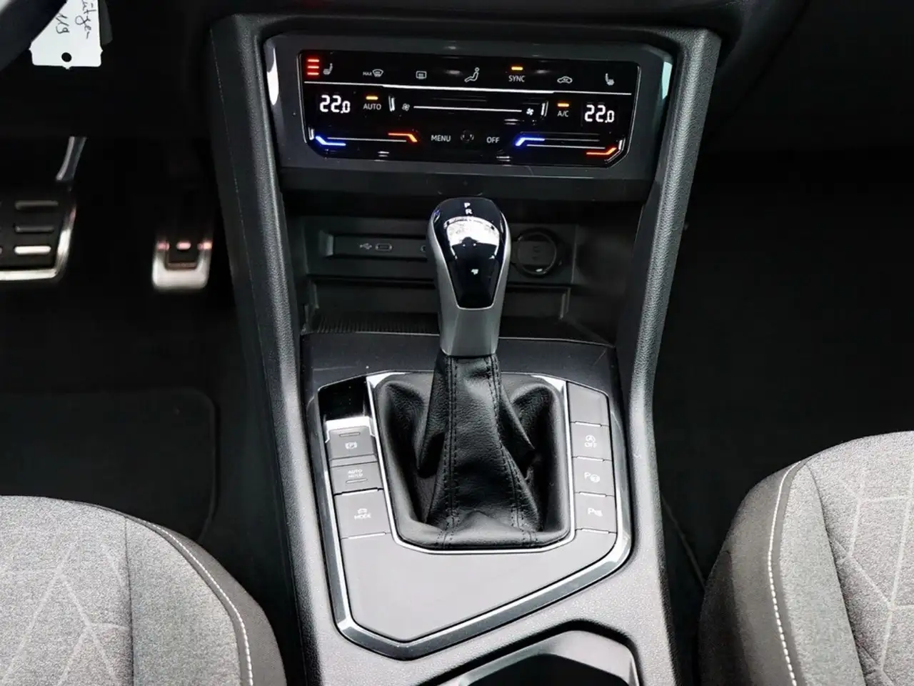 Volkswagen Tiguan MOVE 1.5 TSI OPF DSG LED/NAVI/RÜCKFK/GJR 10