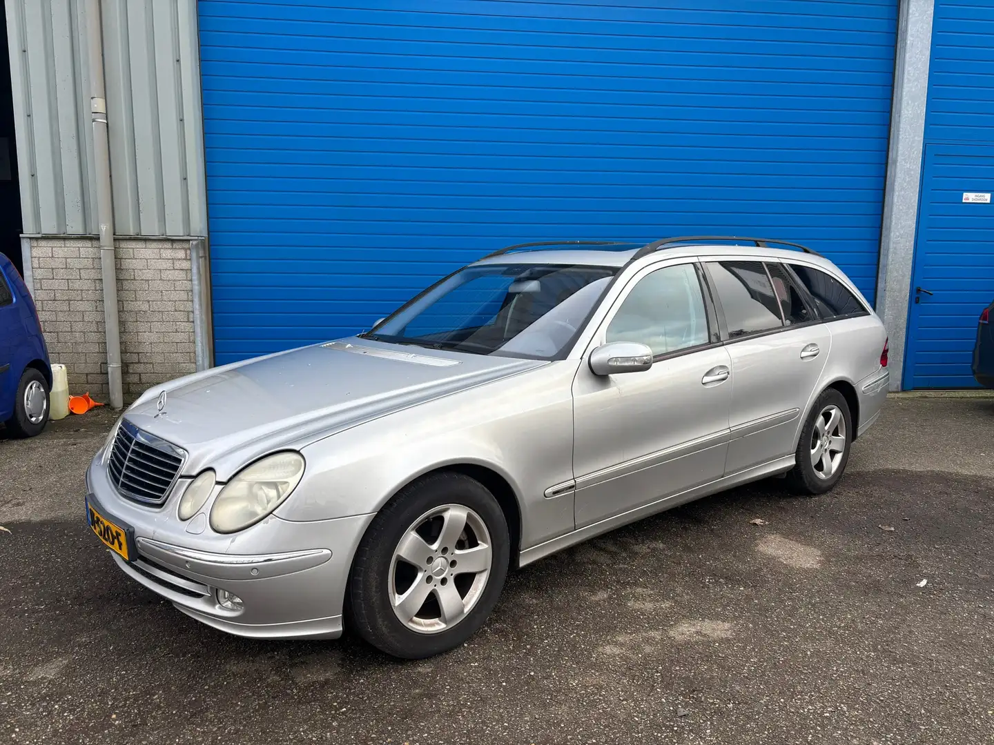 Mercedes-Benz E 240 Combi Classic. Export ! Gris - 2