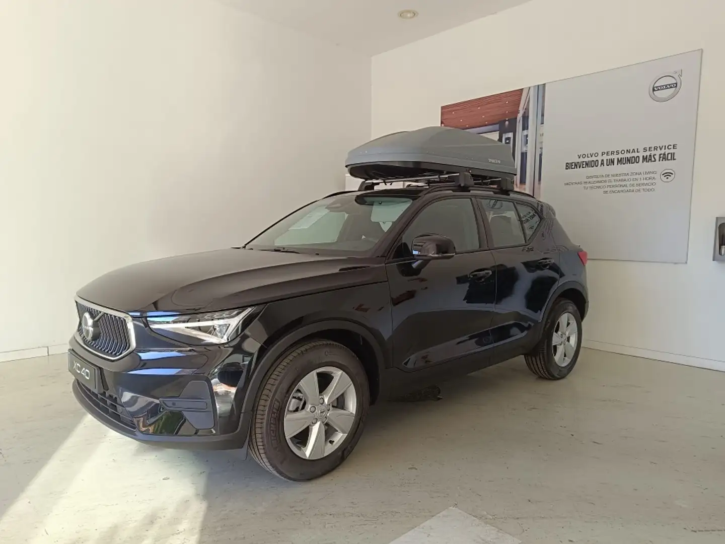 Volvo XC40 B3 Essential Aut. Negro - 1