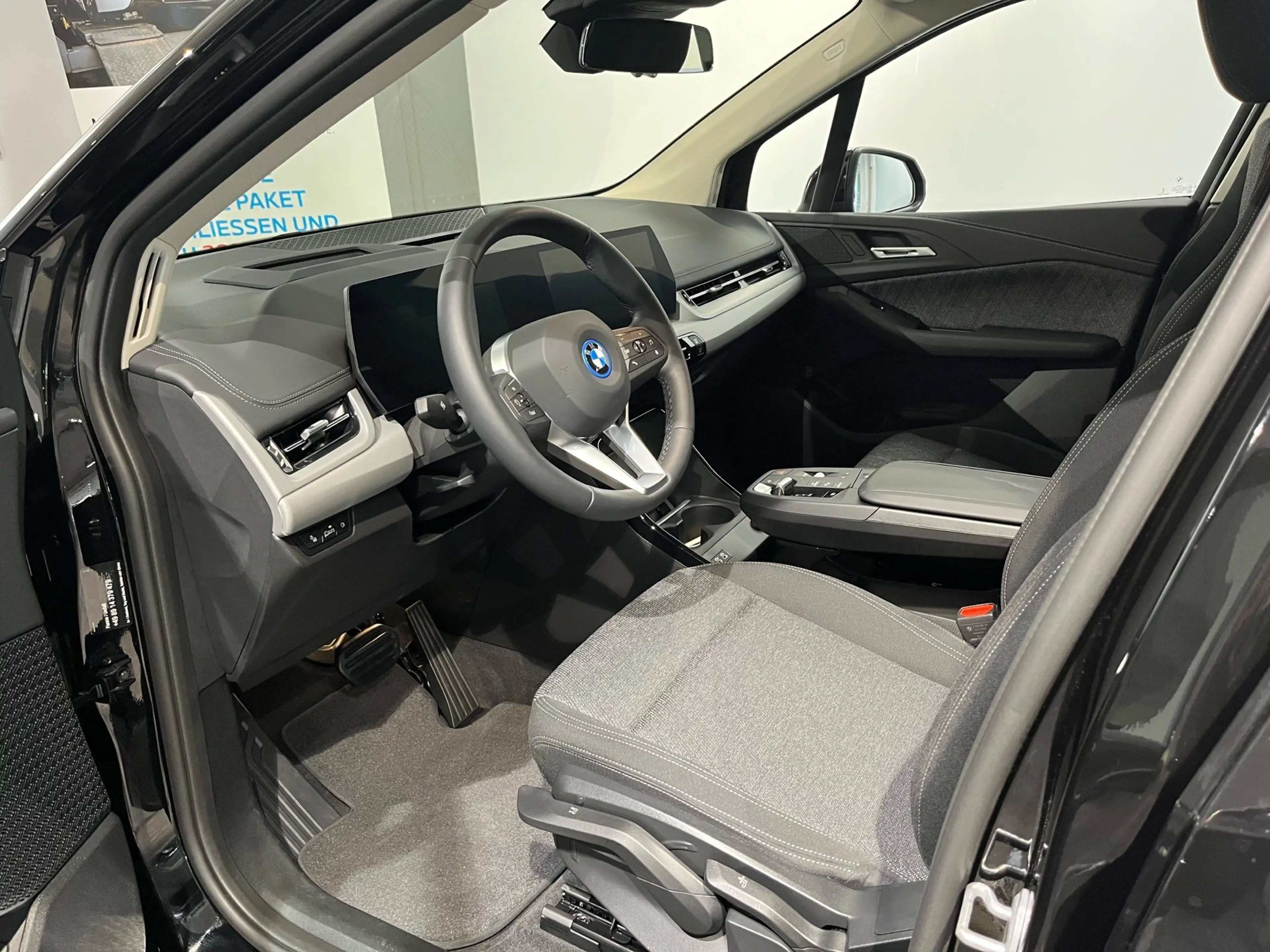 BMW 230 e xDrive — photo 9