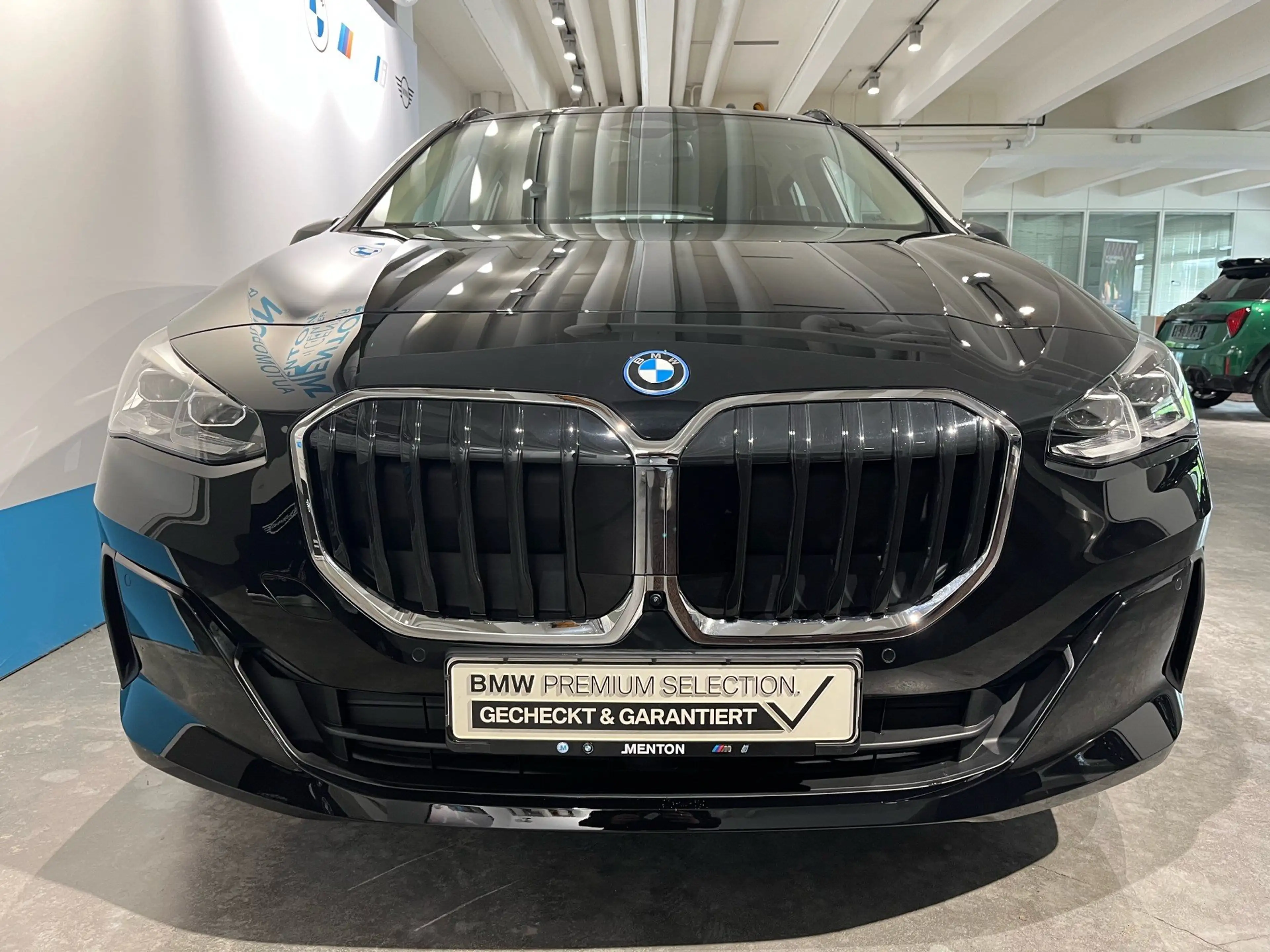 BMW 230 e xDrive — photo 7