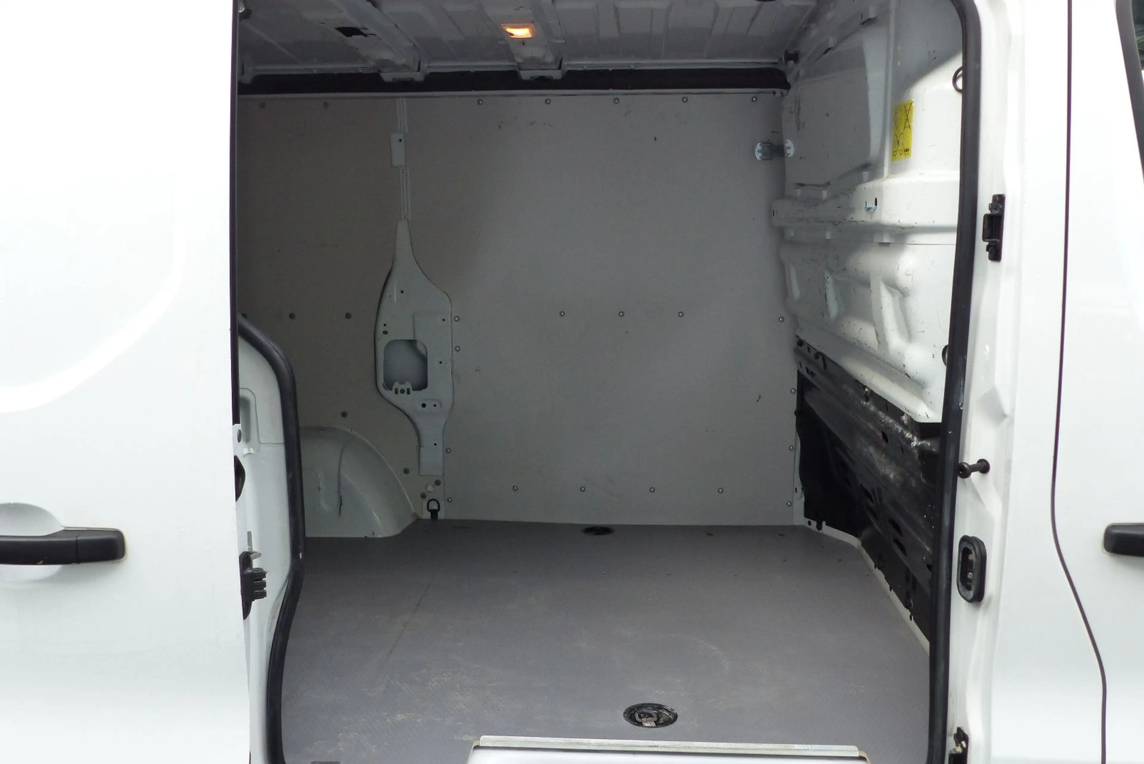 Opel Vivaro B 2,9t, Klima, PDC, Navi — photo 14