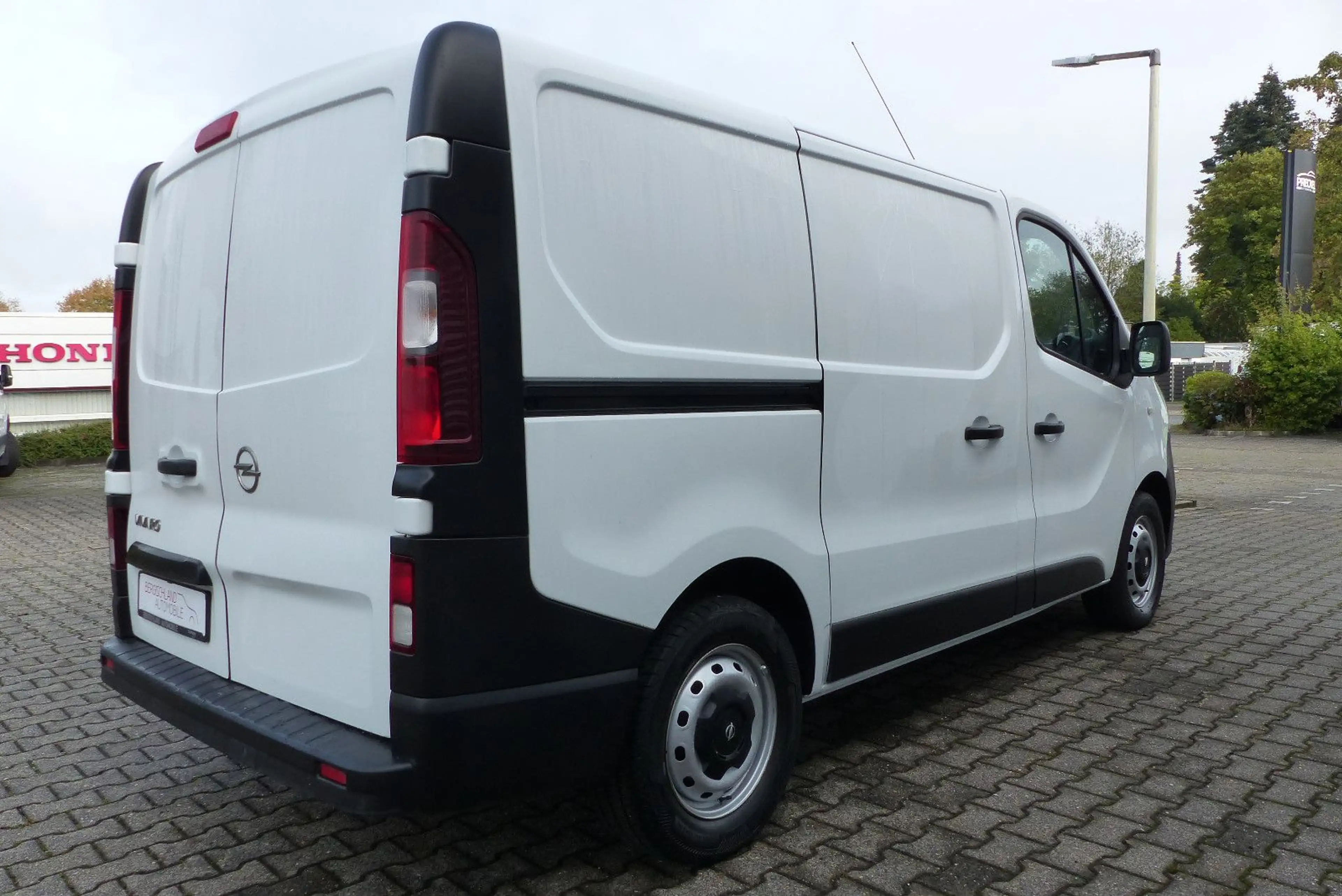 Opel Vivaro B 2,9t, Klima, PDC, Navi — photo 7
