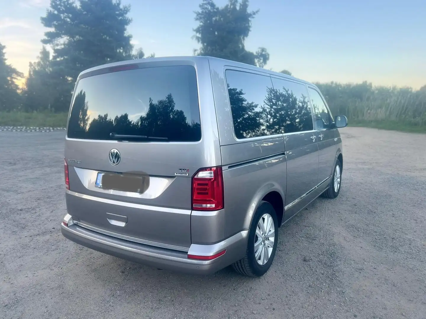 Volkswagen T6 Multivan DSG Kurz Highline 150 Ps Beige - 2
