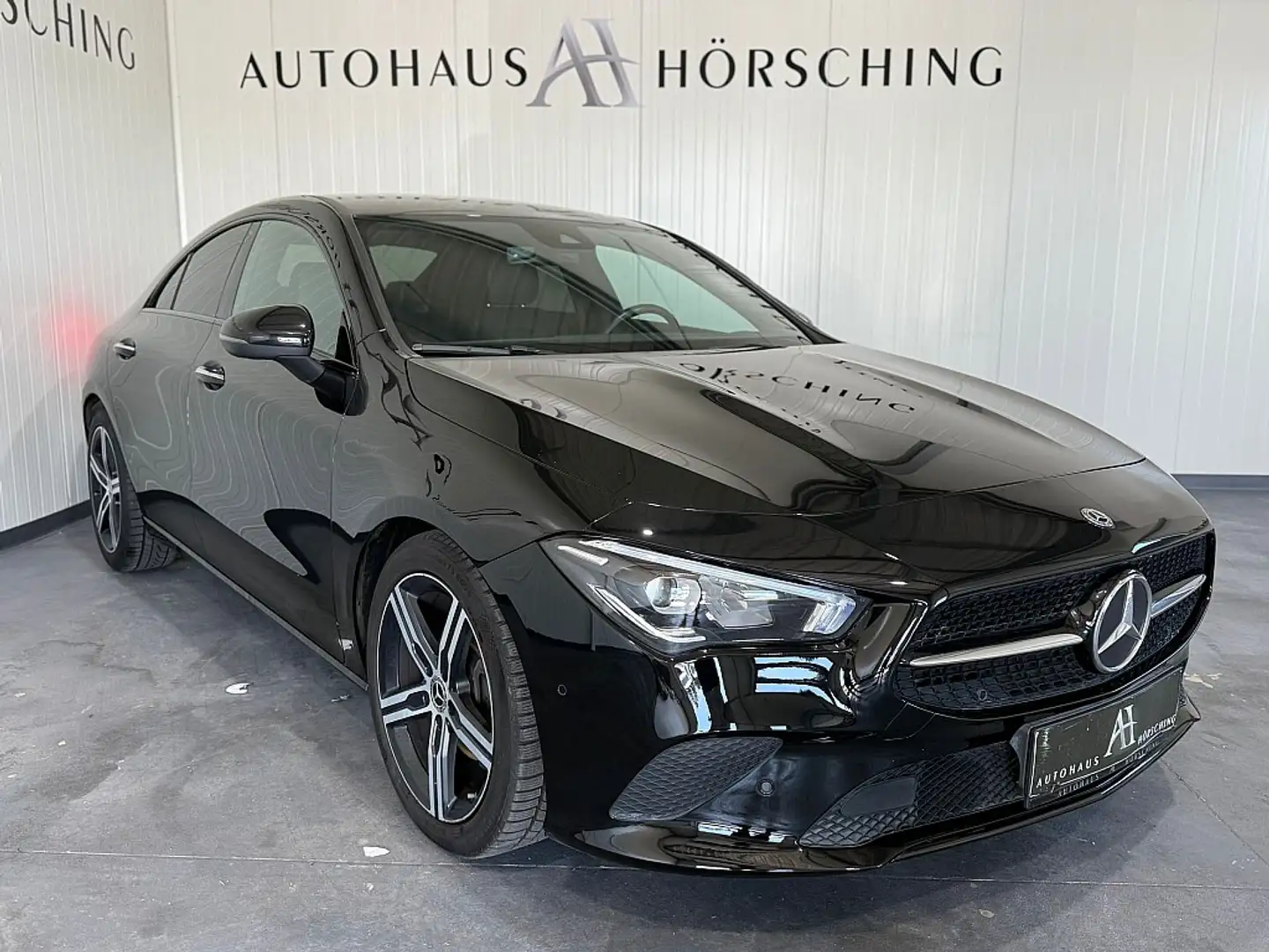 Mercedes-Benz CLA 180 d Aut. Schwarz - 1