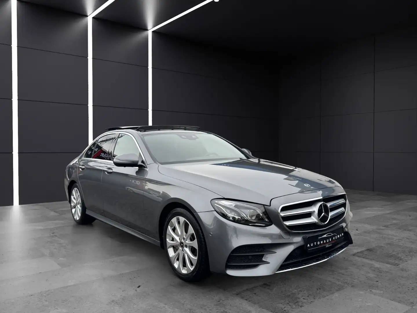 Mercedes-Benz E 400 E400d 4Matic AMG*ACC*WIDESCREEN*PANO*HEAD-UP*360 Grau - 2