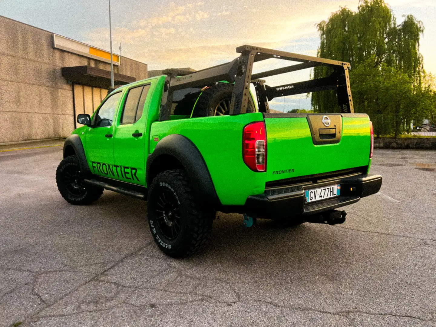 Nissan Navara d.cab 2.5 dci SE 174cv Verde - 2
